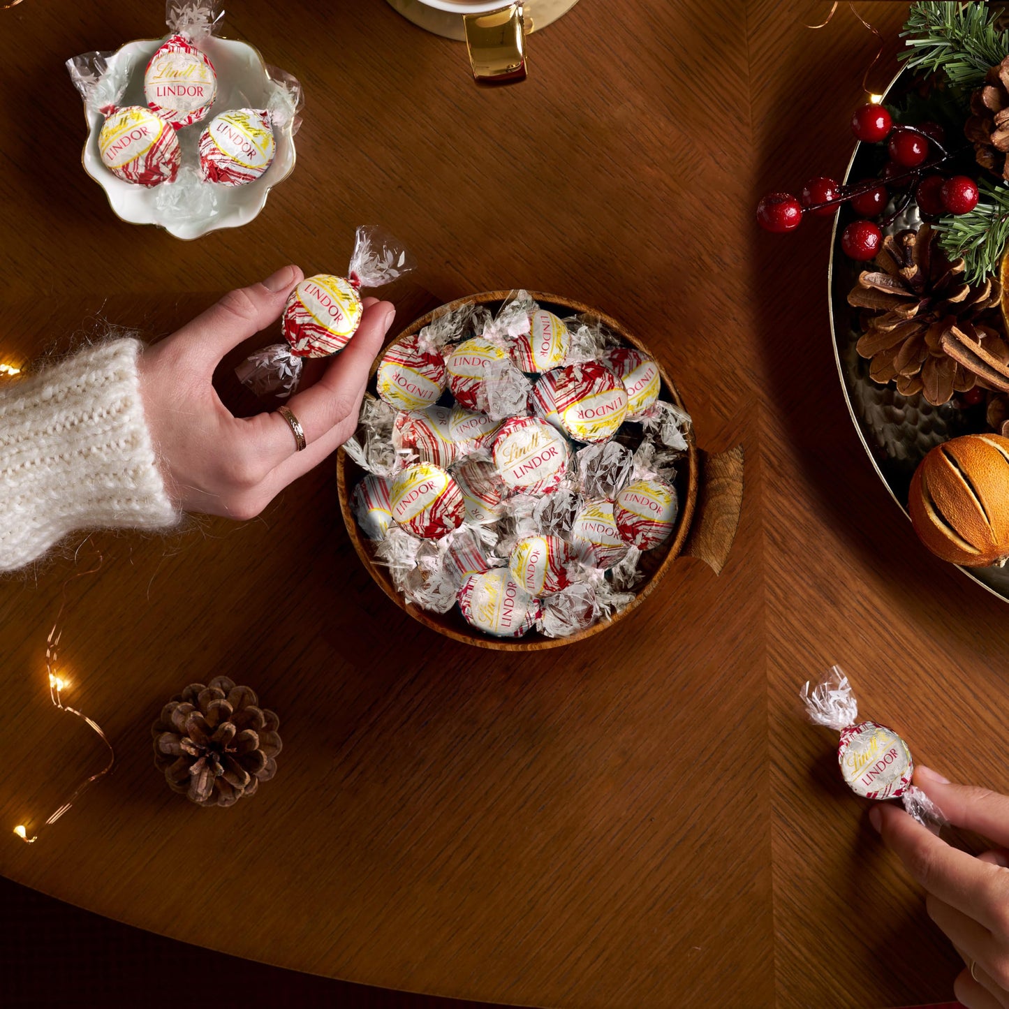 Lindt LINDOR White Chocolate Peppermint Truffles, 25.4 oz, 60 Count - Smooth Peppermint Center, Natural Flavor Candy