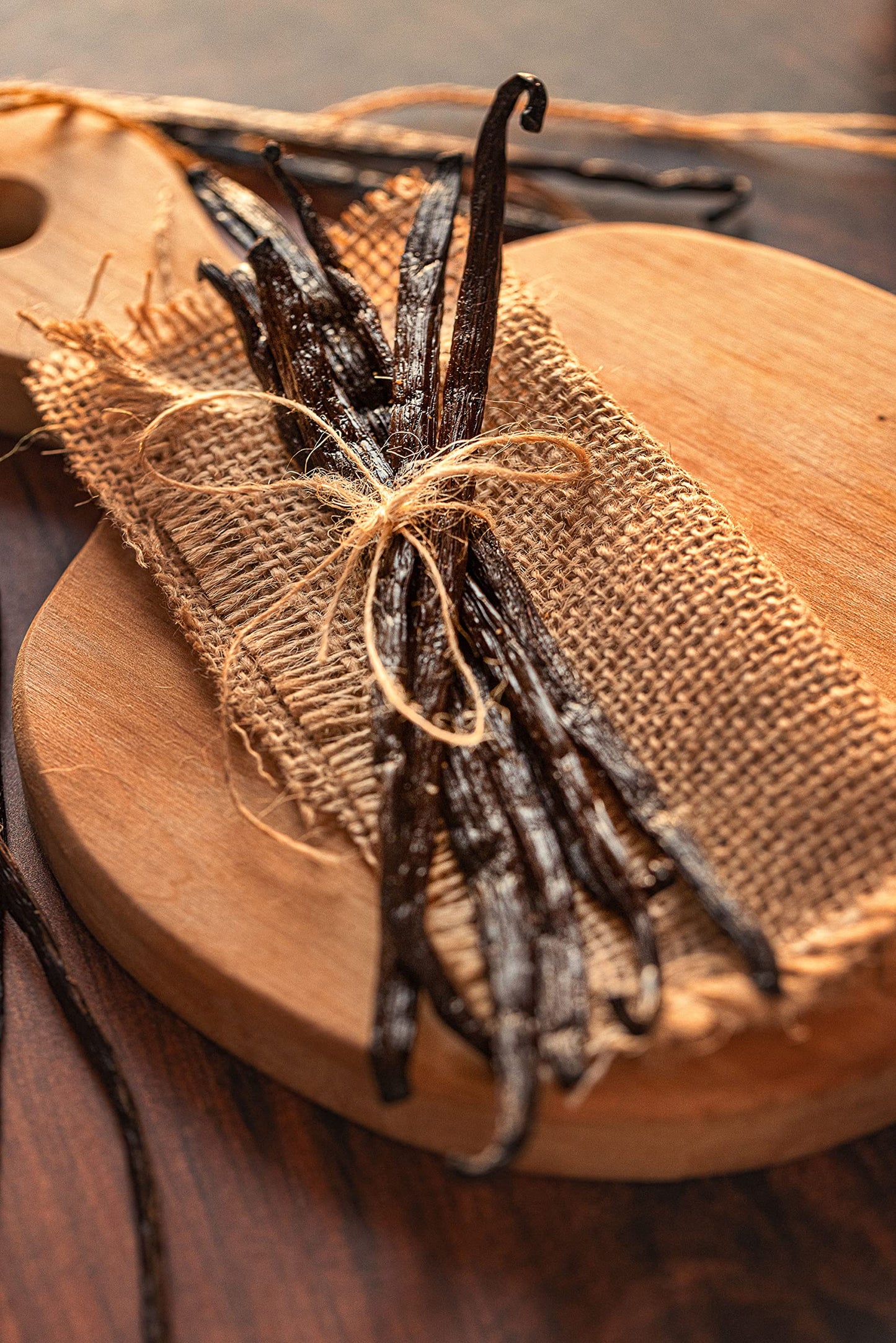 Vanilla Bean Kings Organic Madagascar Vanilla Beans - Whole Grade A Pods, 50 Count, Black/Dark Brown