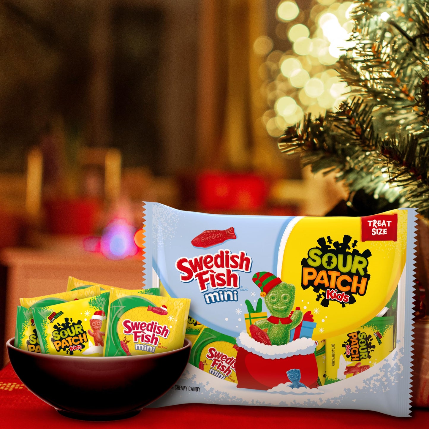 SOUR PATCH KIDS and SWEDISH FISH Mini Holiday Candy Variety Pack  22 Snack Packs