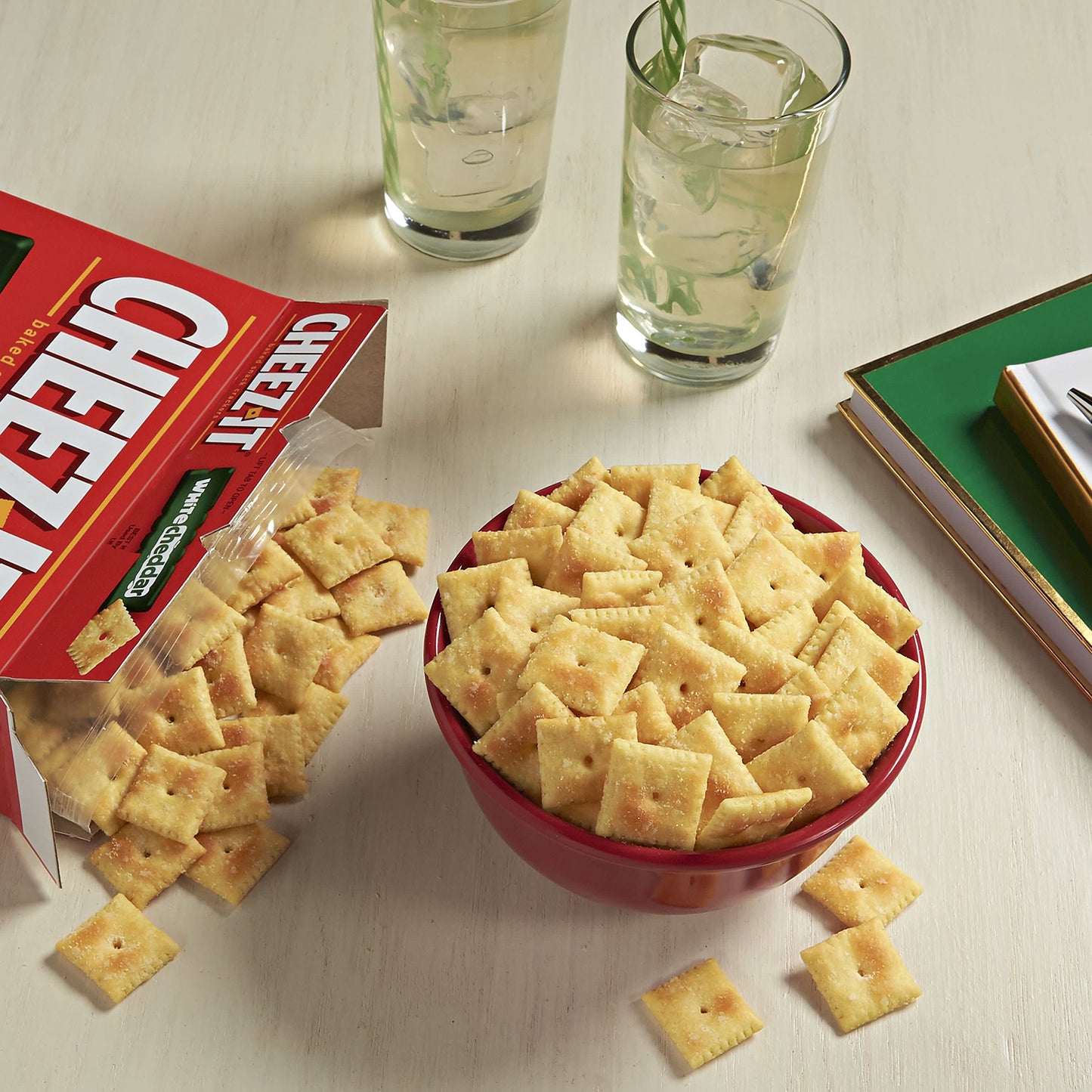 Cheez-It White Cheddar  ers, 4.5 Ounce (Pack of 12)