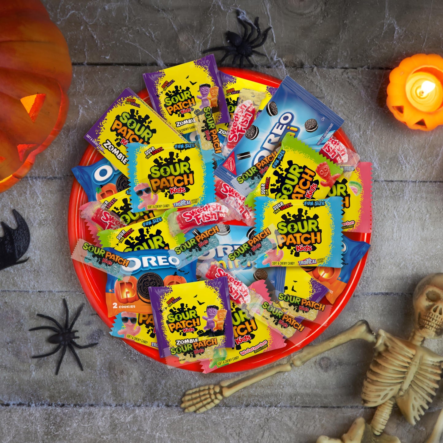 SOUR PATCH KIDS Soft & Chewy Halloween Candy  22 Trick or Treat Bags