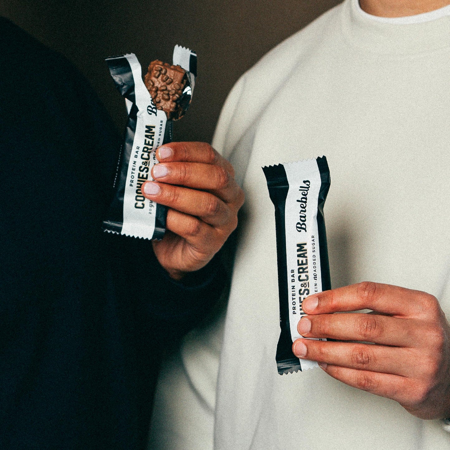 Barebells Protein Bars Cookies & Cream - 12 Count, 20G High Protein   - Chocolate Nutrition Bar With 1G Total Sugars - On-The-Go Breakfast Or Post-Workout Snack