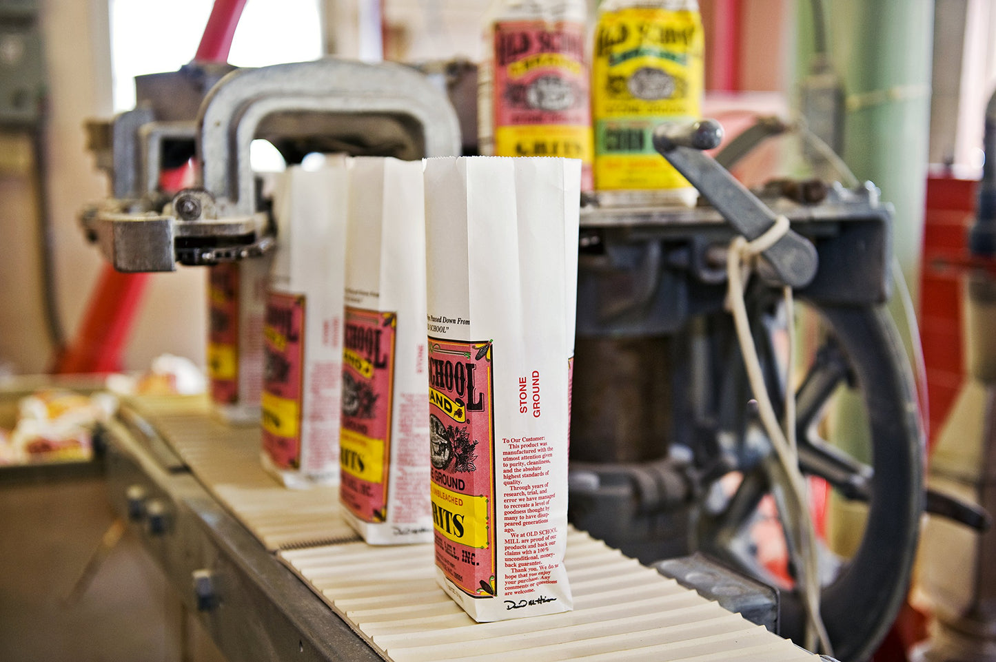 Old School Stone Ground White Corn Grits Non-GMO (30 Ounce Bag)