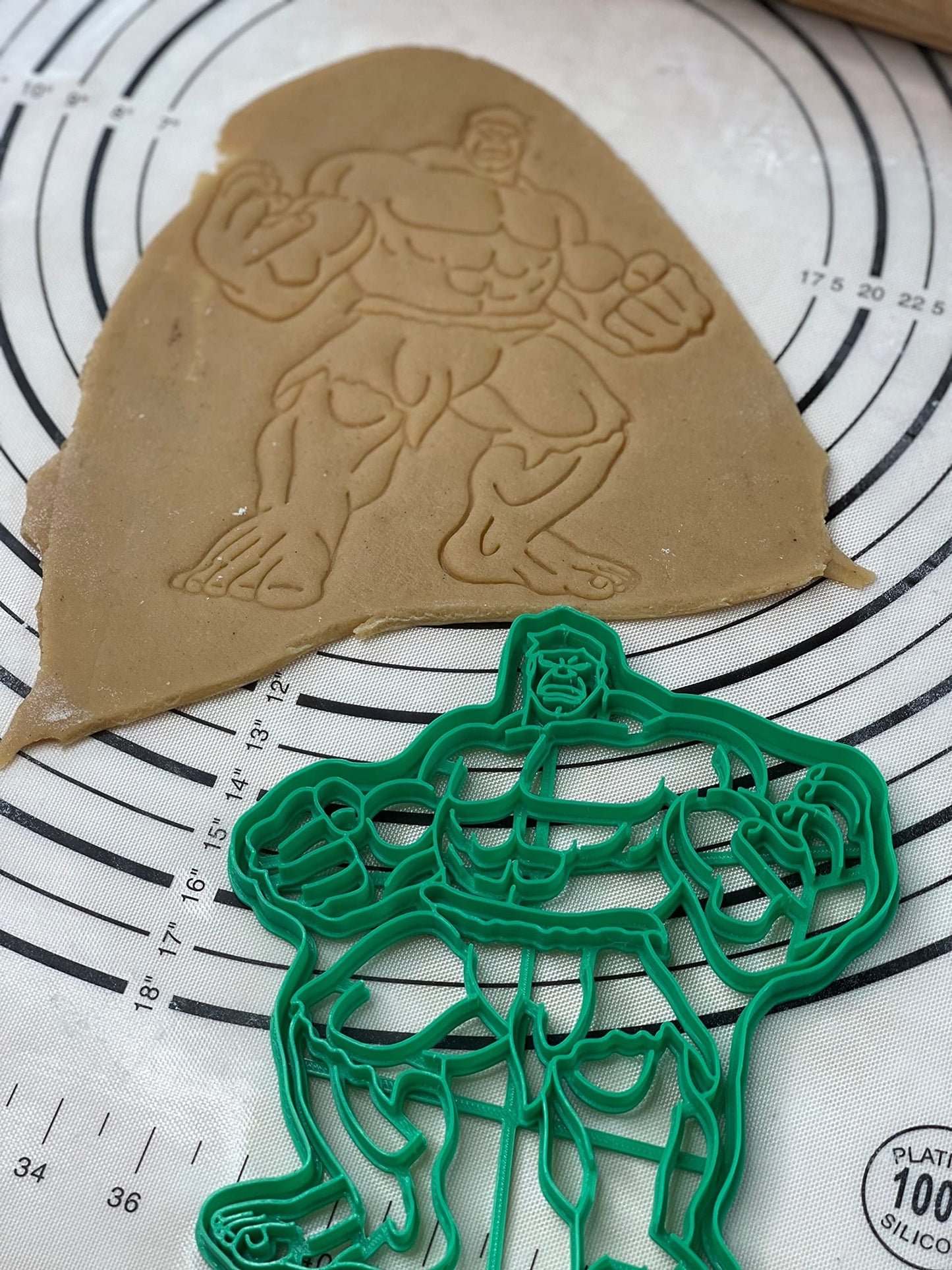 Hulk Cookie Cutter & Mold 6-Inch-Scale Produced By 3D Kitchen Art