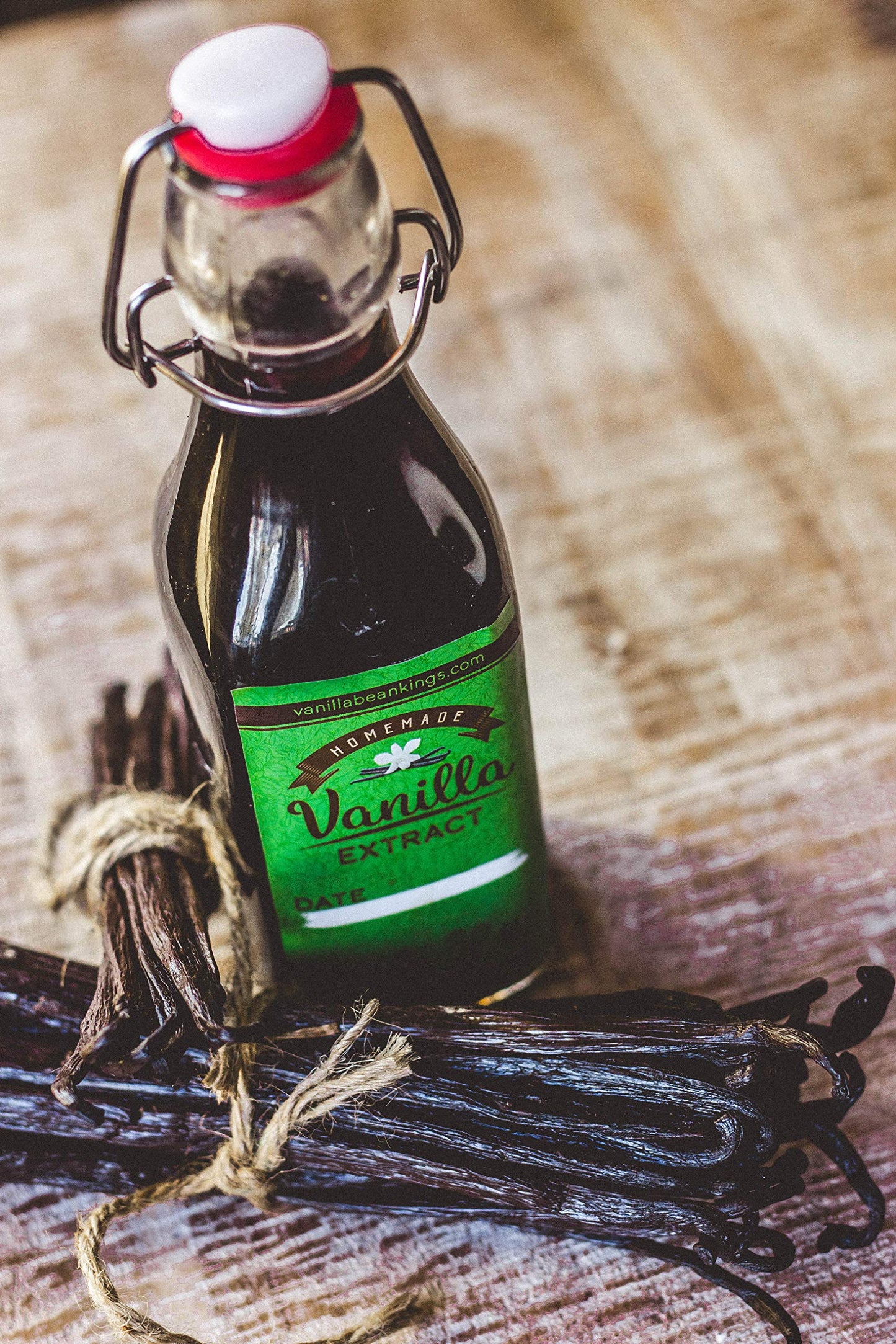 Vanilla Bean Kings Homemade Vanilla Extract Kit, 1 oz Organic Madagascar Vanilla Beans, 8.5 oz Glass Bottle, Black/Dark Brown