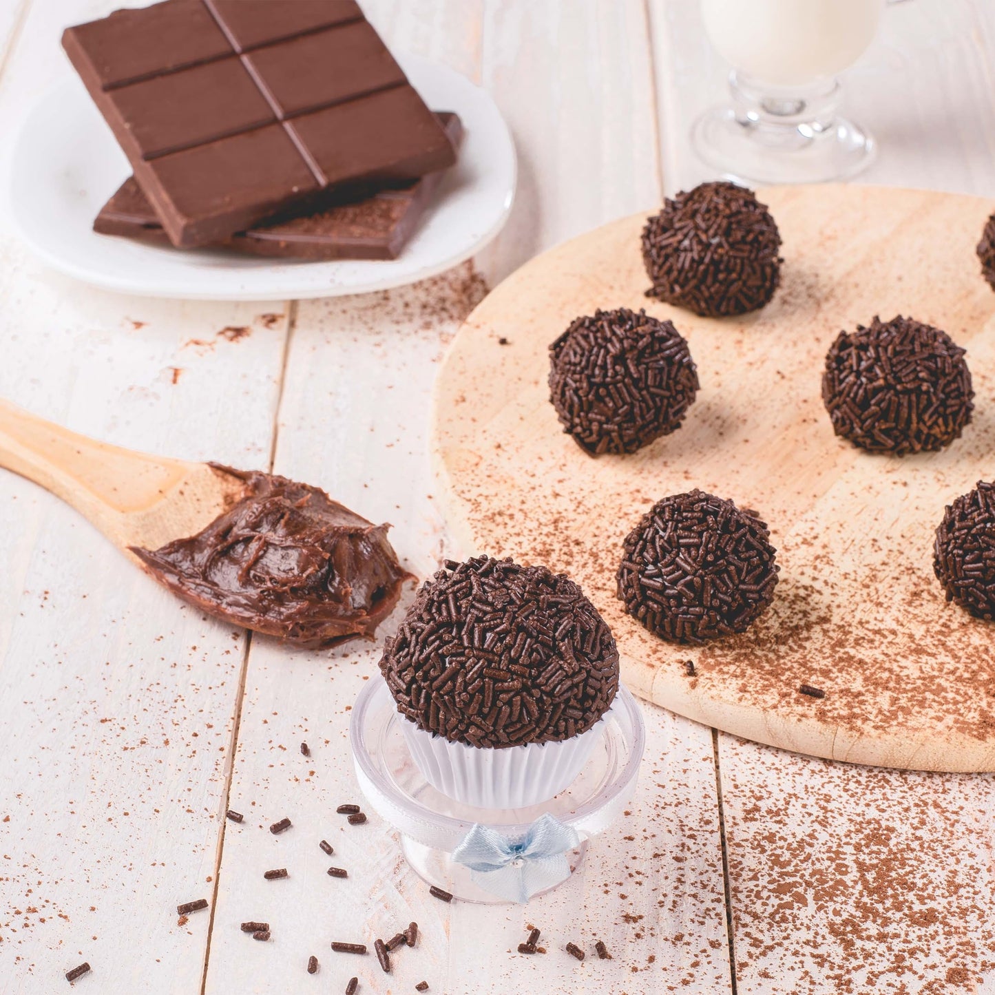 Yupik Oblong Chocolate Flavored Sprinkles, 2.2 Lb, Low Sugar, Cholesterol-Free, Sodium-Free, Kosher, Perfect For Baking And Deco