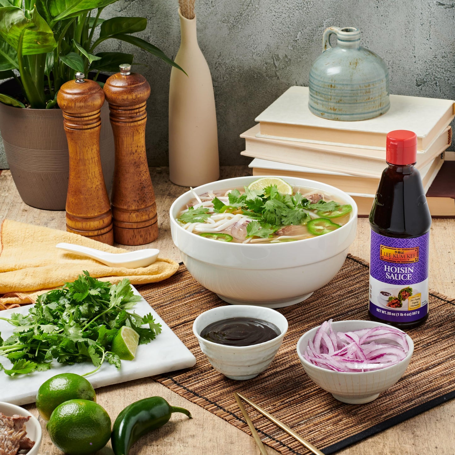 Lee Kum Kee Hoisin Sauce (20 oz - 1 Pack)  Sweet & Savory  Ideal for Marinades  BBQ Sauce  Dips  Stir-Frying  Pizza  and Soup Noodles