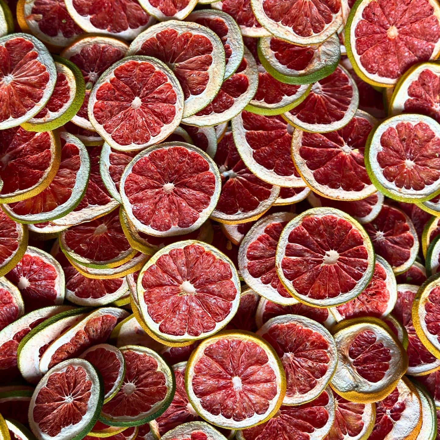 Dehydrated Dried Grapefruit Slices Wheels | 40+Slices Approx | 100% Natural | Dried Grapefruit Wheels For Cocktails, Cake Decoration, Baking, Fruit, Tea, Wreaths | Gluten Free | 3.52 Oz | 100 Grams