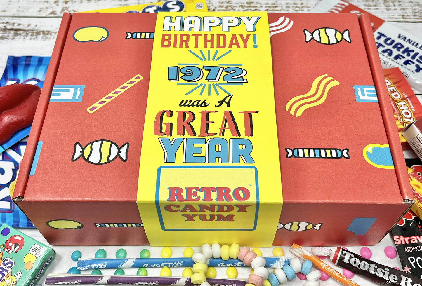 RETRO CANDY YUM Nostalgic 70s Candy Mix Gift Box - 32 Piece Set for 51st Birthday - Multicolor