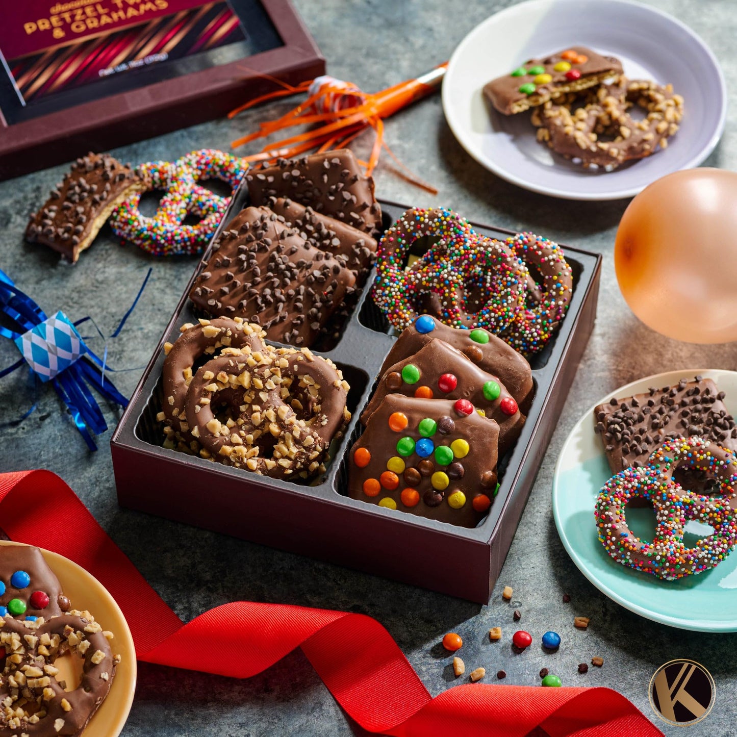 KREMERY Creamy Chocolate Cravings - Holiday Xmas Christmas Chocolate Covered Pretzel Twists & Grahams Cookies Gift Basket  in Brown Gift Box (12 Count  Assorted Sweet Toppings)