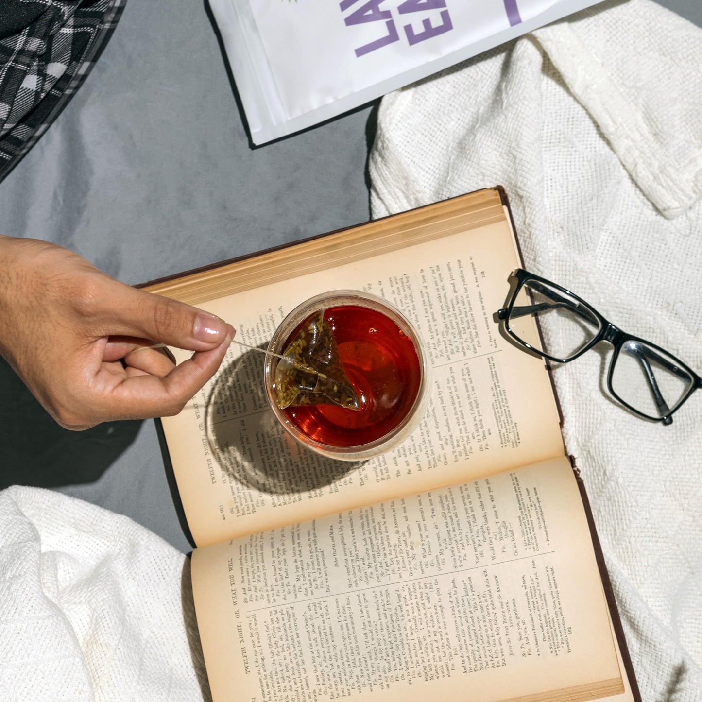 20 Leaves Lavender Earl Grey Black Tea - 100% Organic - 50 Pyramid Tea Bags in Resealable Bag