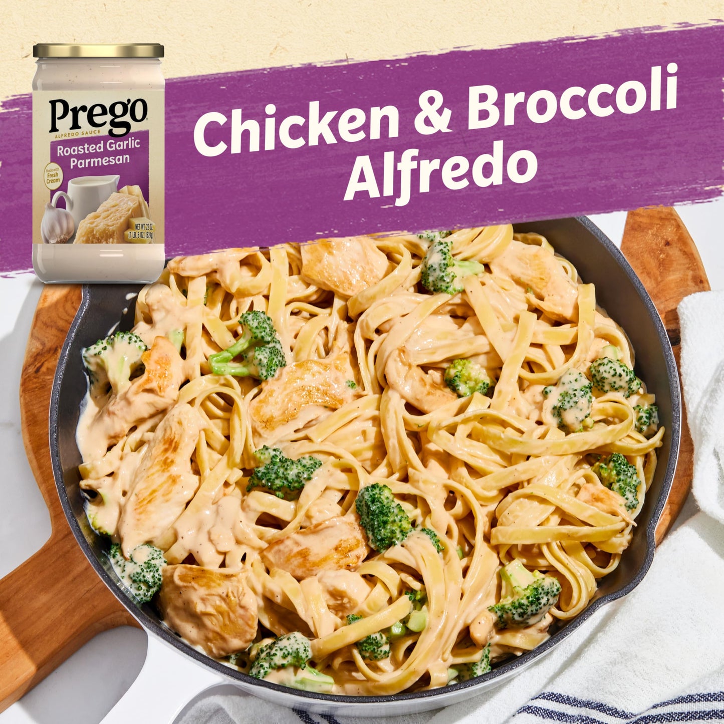 Prego Alfredo Sauce with Roasted Garlic and Parmesan Cheese, 22 Oz Jar