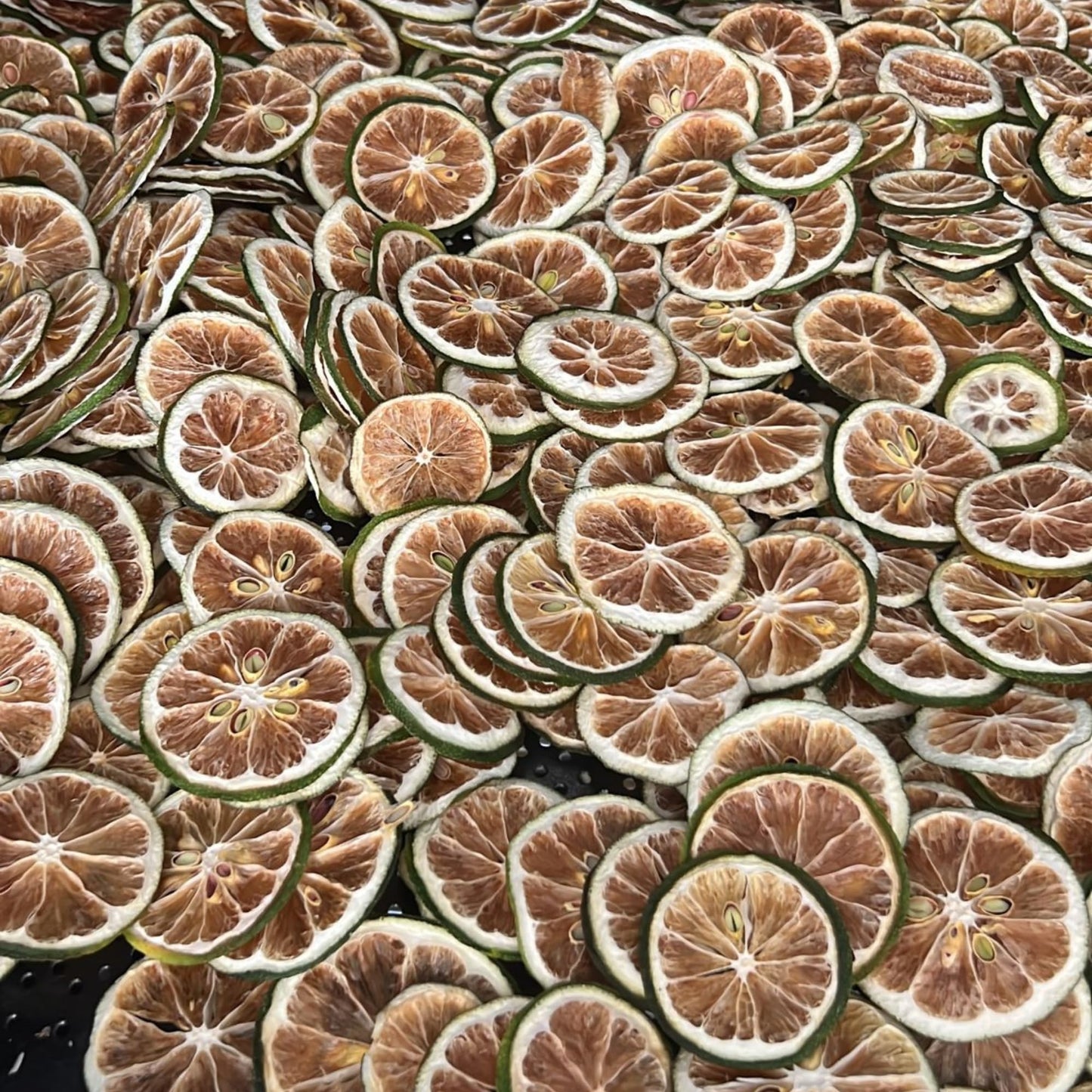Dehydrated Dried Lime Slices Wheels | 50 + Servings Approx. | 100% Natural No Added Sugars | Cocktails, Wreath Making, Tea, Cakes, Garnish Decoration | Limes For Cocktails | Pet Jar |4.9 Oz, 140 Grams