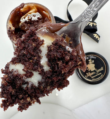 Gourmet Cake in a Jar - Duo Chocolate Cake in Jar with Special Chocolate Cake Layered with White Belgian Chocolate Brigadeiro - 
