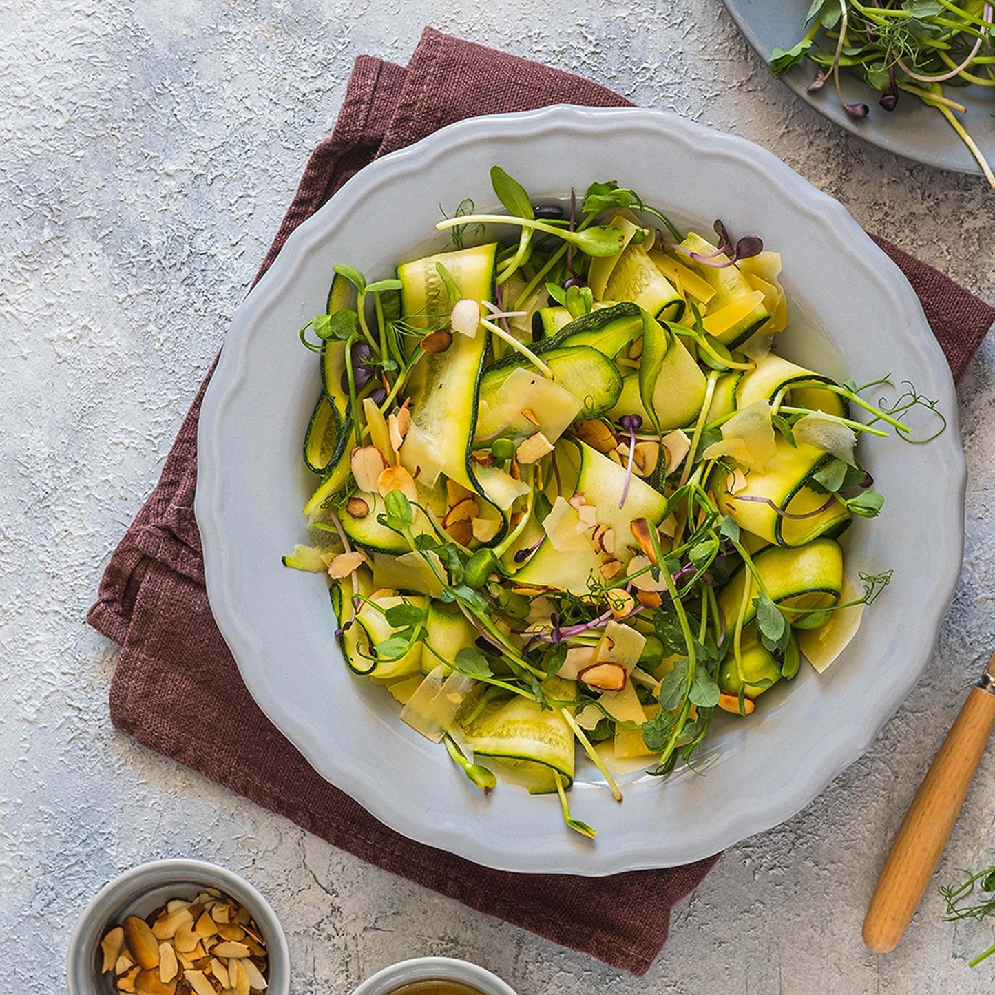 Yupik Sliced California Almonds, Unblanched, Gluten-Free, Raw, 2.2 lb (Pack of 6)