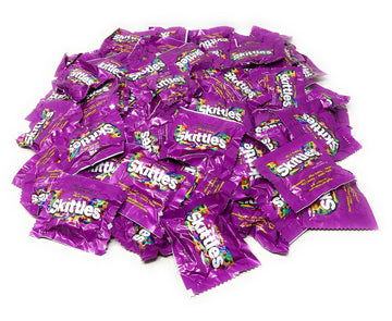 Assortit X Skittles Collab Wild Berry Fun Size Bulk Party Pack, 125+ Individually Wrapped, Bite Size Mini Packs In Bag 5 Lb(80 Oz)