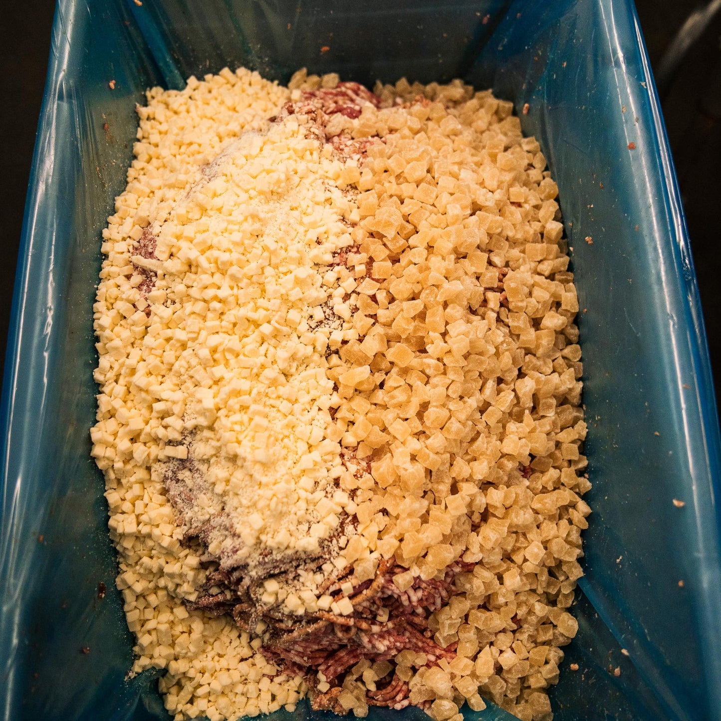 BEARDED BUTCHER BLEND SEASONING Hawaiian Pizza Bratwurst DIY Kit - Includes Seasoning, Mozzarella, Pineapple, Collagen Casings for 25 lbs