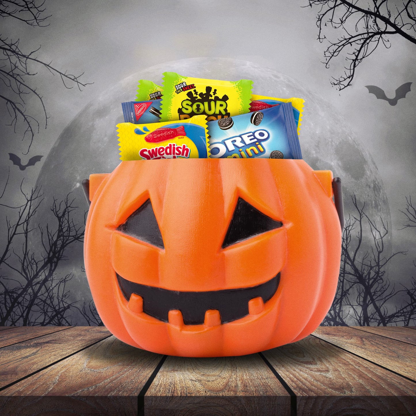 Sour Patch Kids, Oreo Mini Chocolate Sandwich Cookies & Swedish Fish Mini Halloween Candy Variety Pack, Bulk Candy, 65 Trick Or Treat Bags