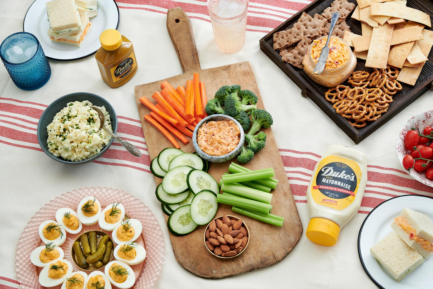 Dukes Real Mayonnaise Squeeze Bottle - Original Smooth & Creamy Taste, 18 Ounce (Pack of 4)