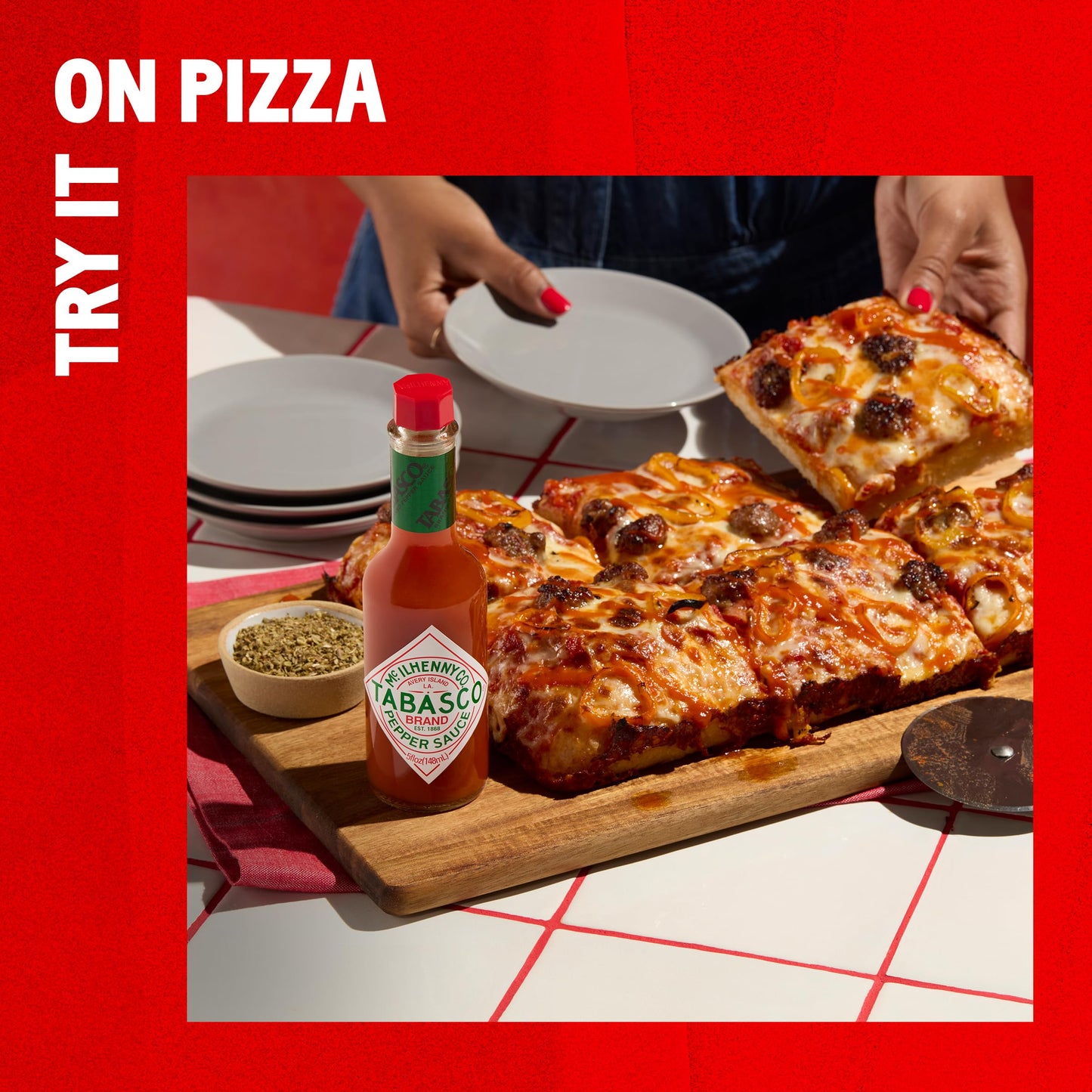 TABASCO Brand Hot Sauce Variety Pack, Gift Set Includes Five Tabasco Hot Sauce Glass & Squeeze Bottles, Perfect for Eggs, Pizza,