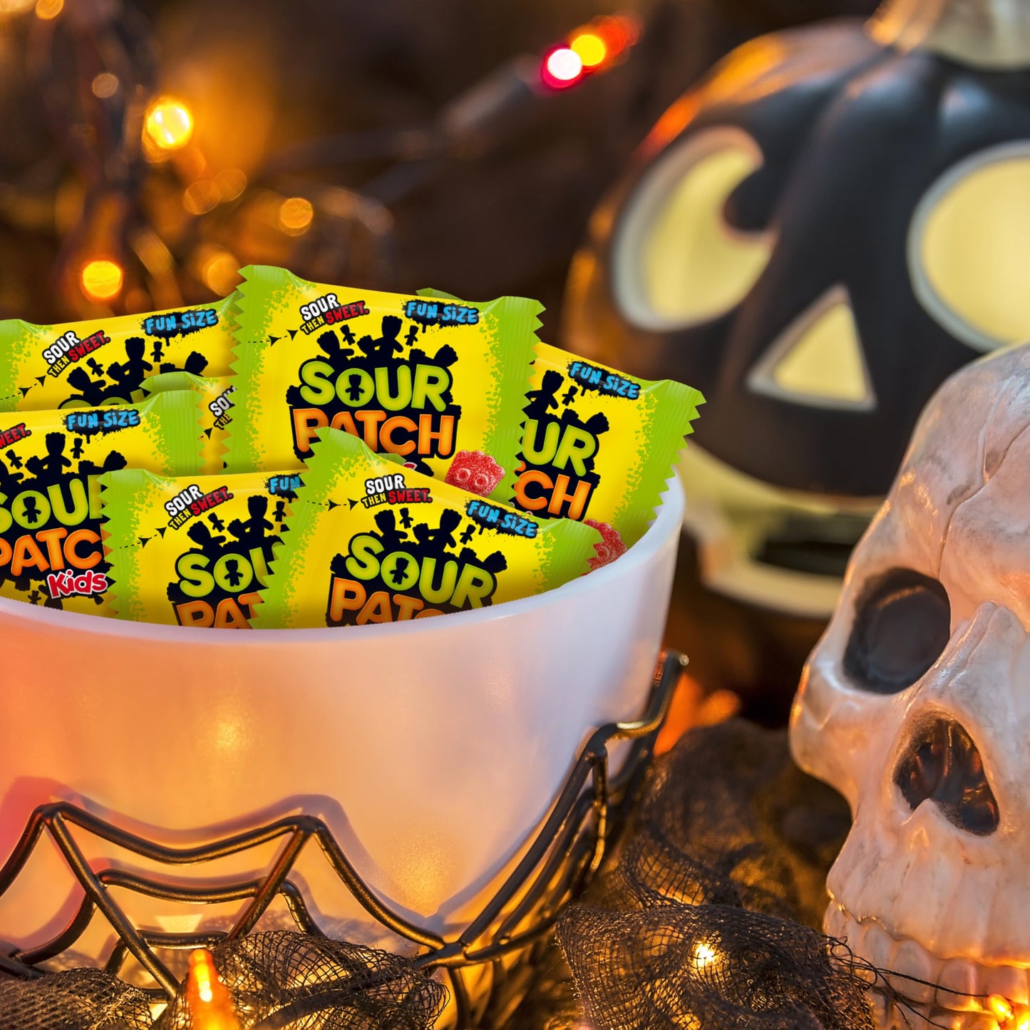 SOUR PATCH KIDS Soft & Chewy Halloween Candy  22 Trick or Treat Bags