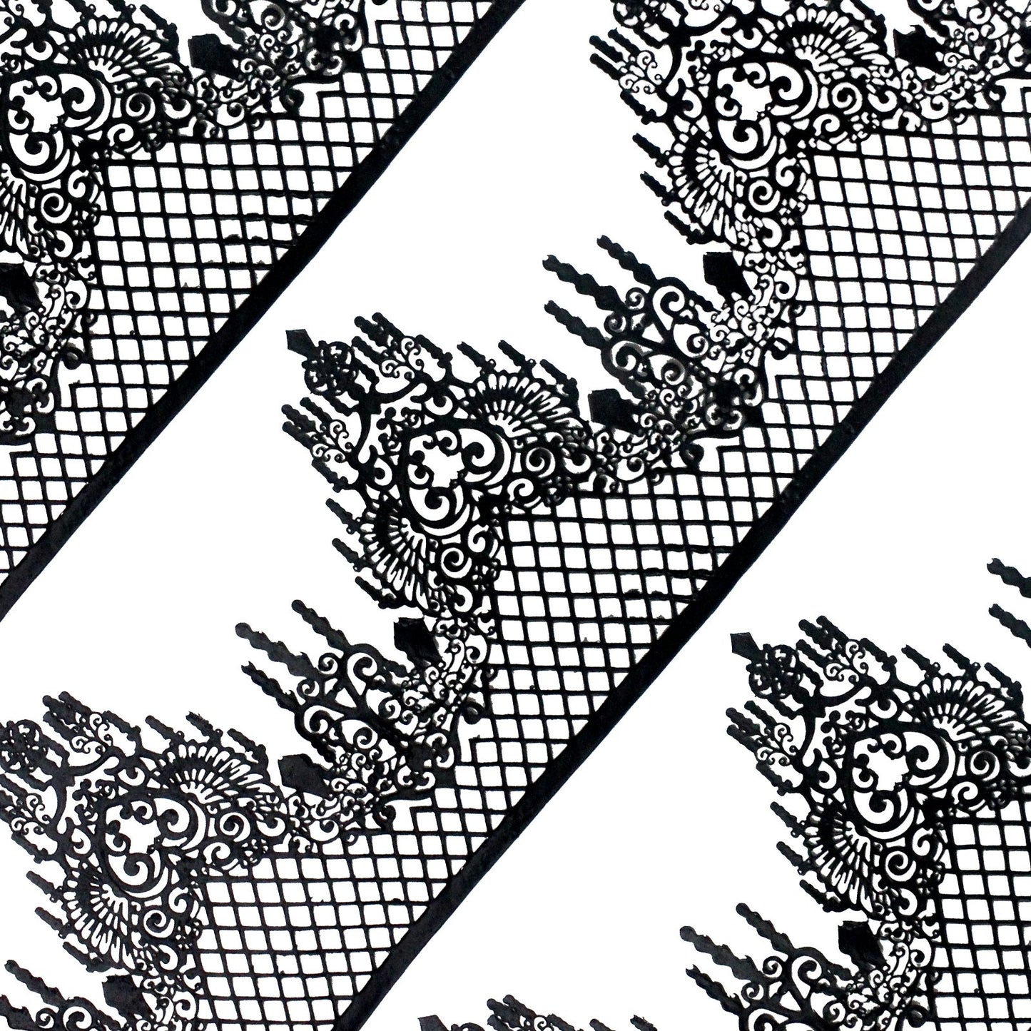 Funshowcase Large Pre-Made Ready To Use Edible Cake Lace Lattice Diamond Scallop 12-Inch 10-Piece Set Black