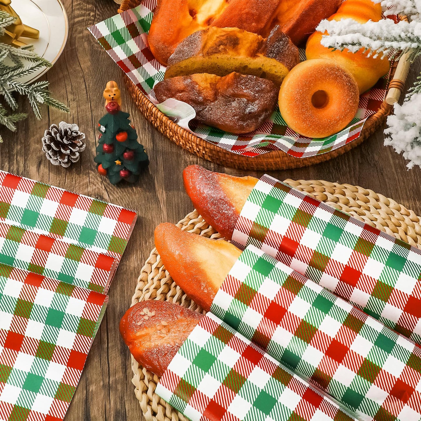 JarThenaAMCS Christmas Plaid Wax Deli Paper, 150 Pcs, 9.8 x 8.3 inch, Waterproof Sandwich Wrap for Winter Party Kitchen Supplies