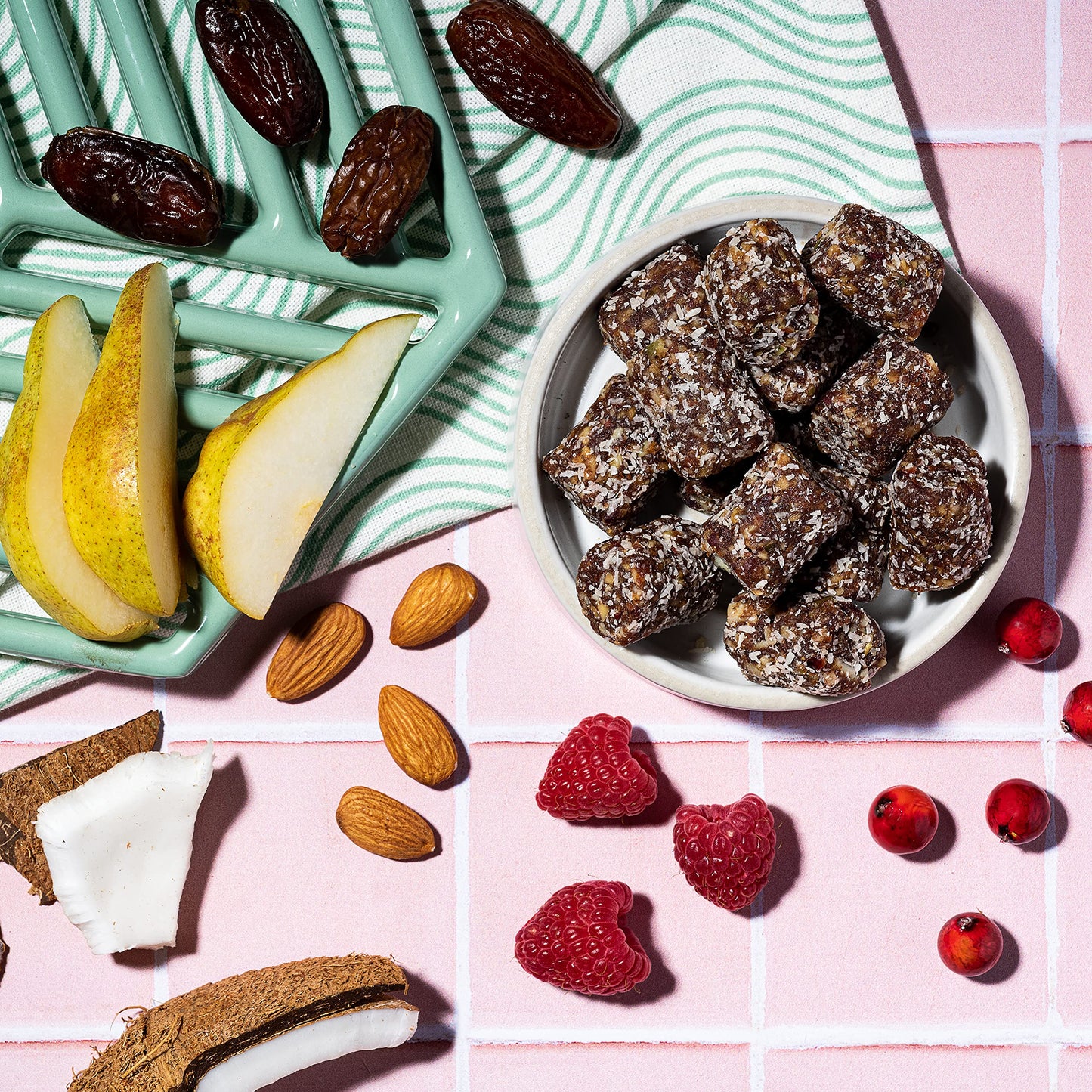 Made In Nature | Organic Figgy Pops, Razzy | Unbaked Fruit & Nut Energy Bites | Vegan Snack | 4.2 Ounce (Pack Of 6)
