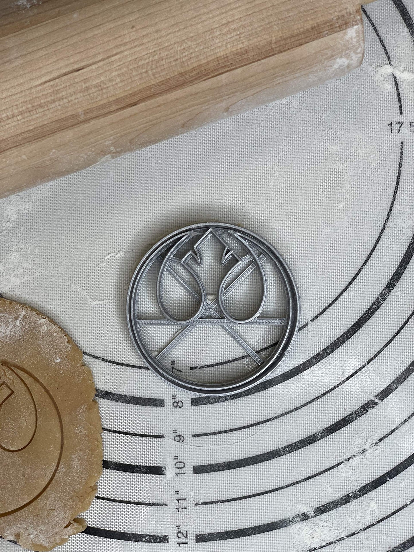 Premium Star Wars Exclusive Rebel Alliance Logo Cookie Cutter Mold 2.5-Inch-Scale Produced By 3D Kitchen Art