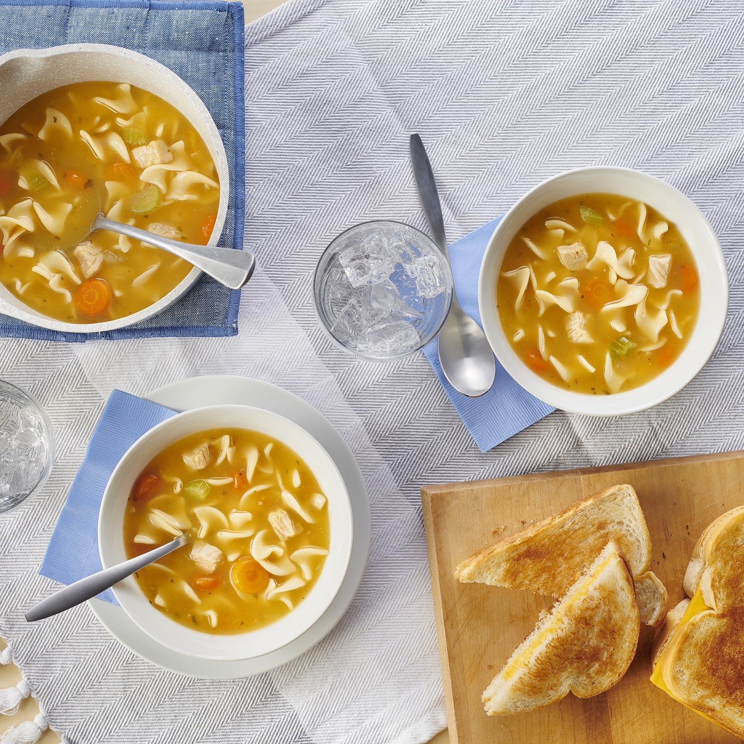 Progresso Traditional 99% Fat Free Chicken Noodle Soup, 19 oz, Pack of 12 - Healthy Comfort Food, Convenient Canned Meal