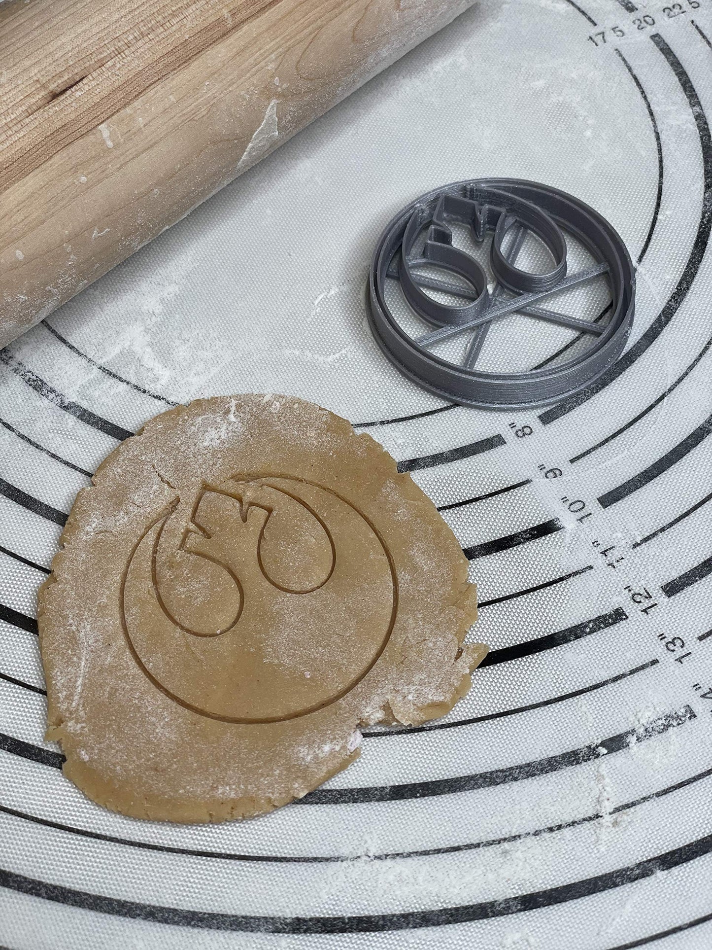 Premium Star Wars Exclusive Rebel Alliance Logo Cookie Cutter Mold 2.5-Inch-Scale Produced By 3D Kitchen Art