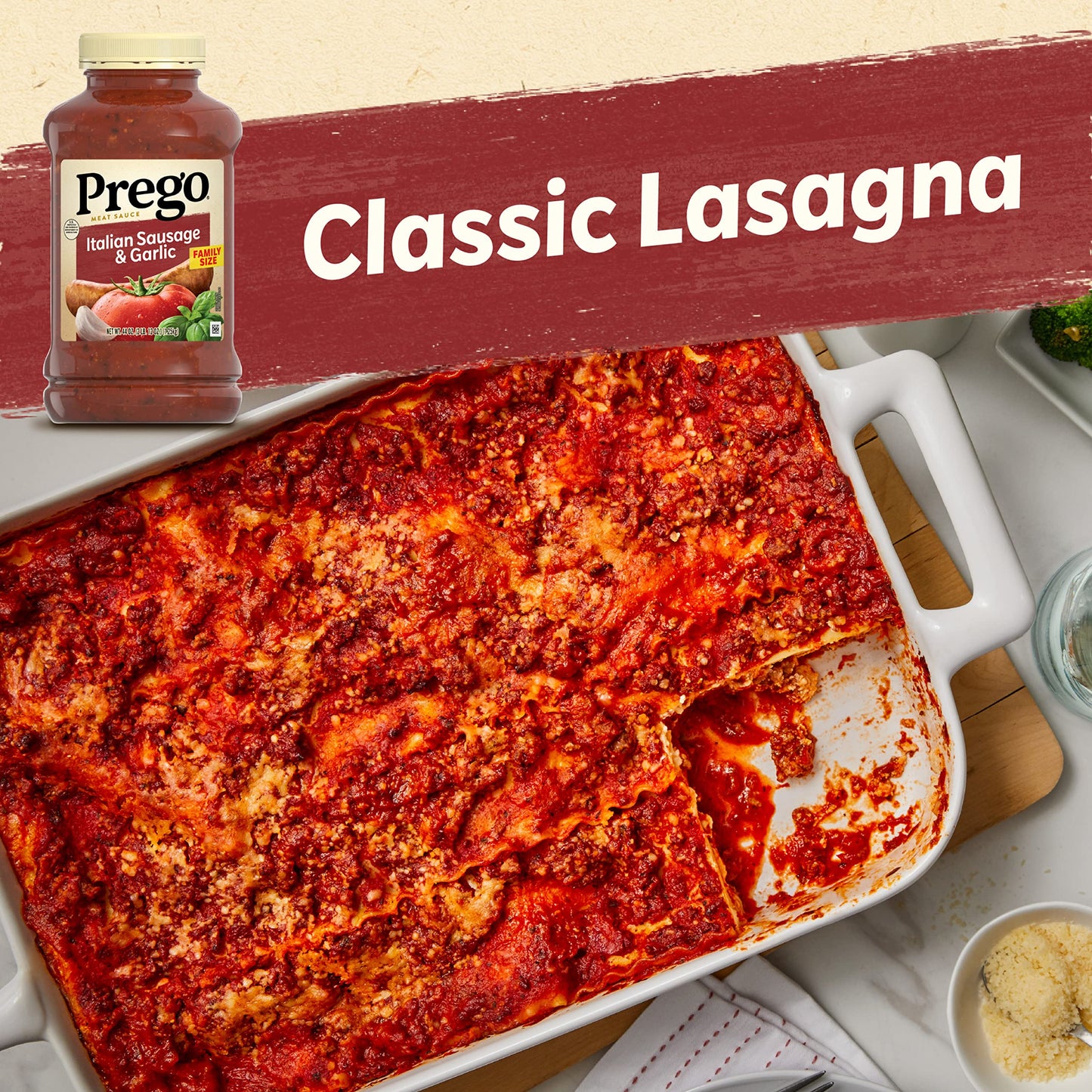 Prego Italian Sausage And Garlic Meat Sauce, 44 Oz Jar