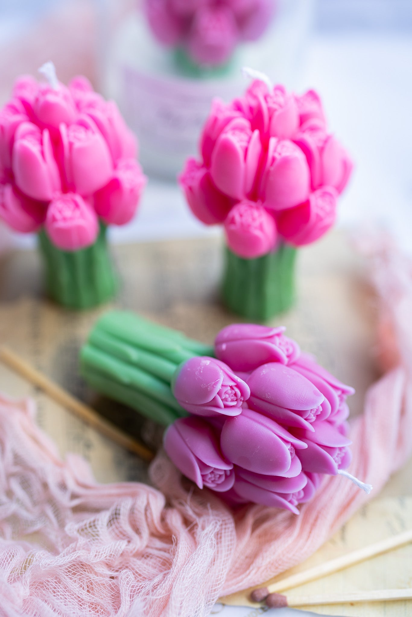 Tulip Scented Candle – Fresh Floral Soy Wax Candle