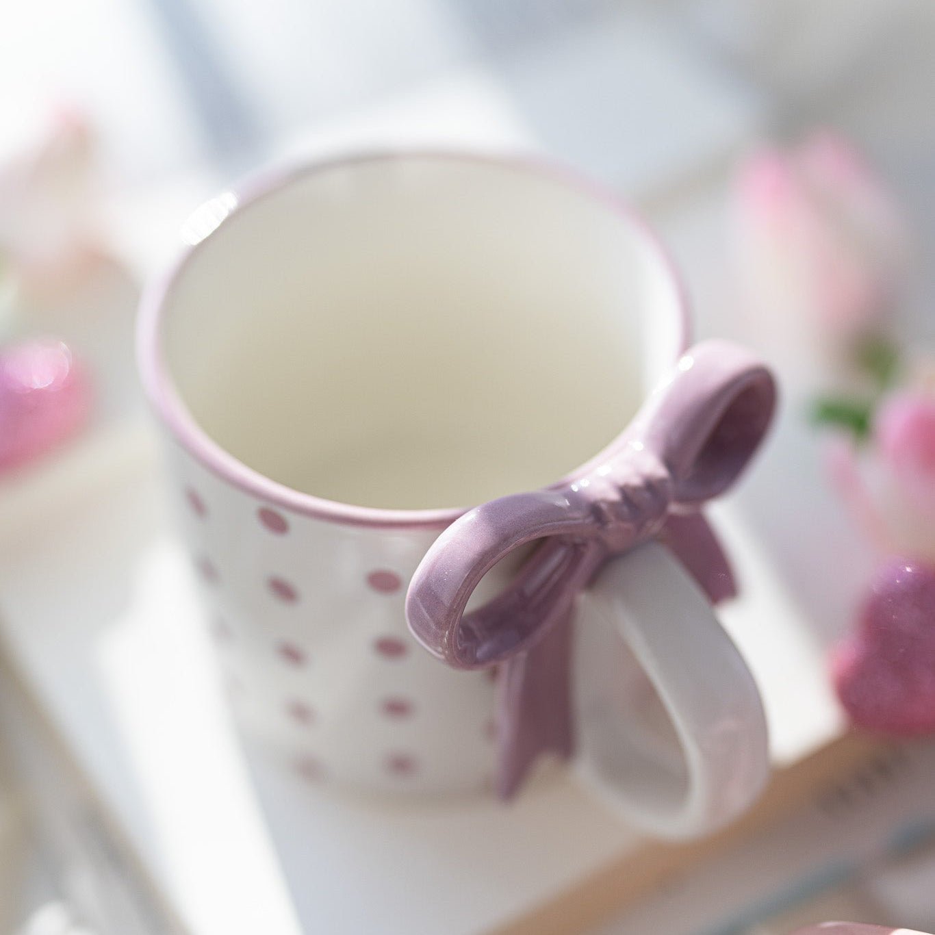 Bowknot Heart Ceramic Mug with Dots Pattern – Romantic Coffee & Tea Cup for Gifts