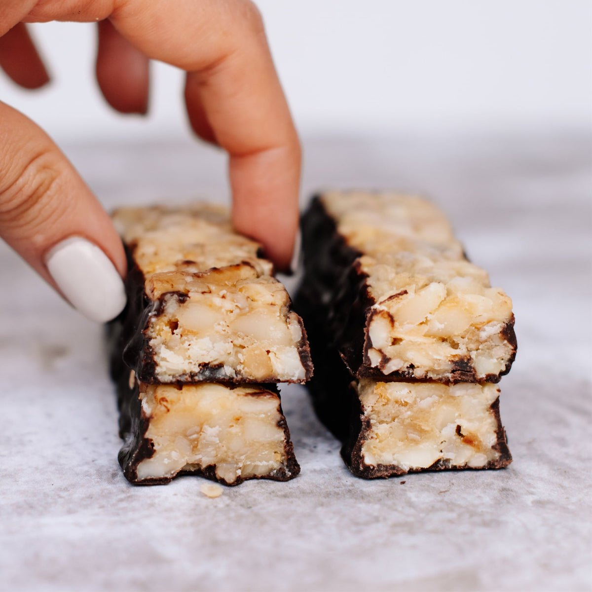 Chocolate Macadamia Nuts Snack Bar (12 Bars)