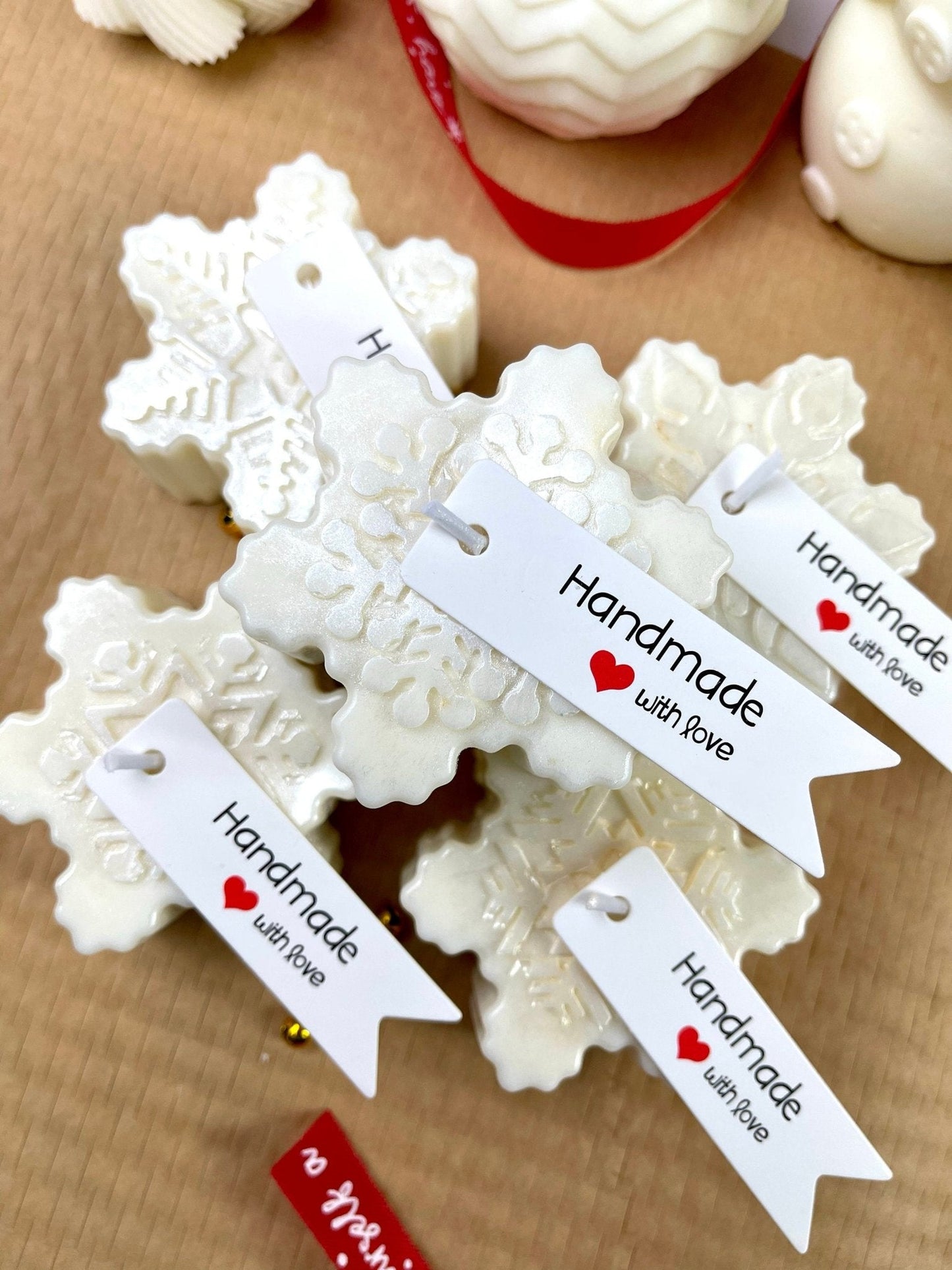 Snowflake Candle – Handmade Winter Holiday & Christmas Soy Candle for Home Decor & Gifts