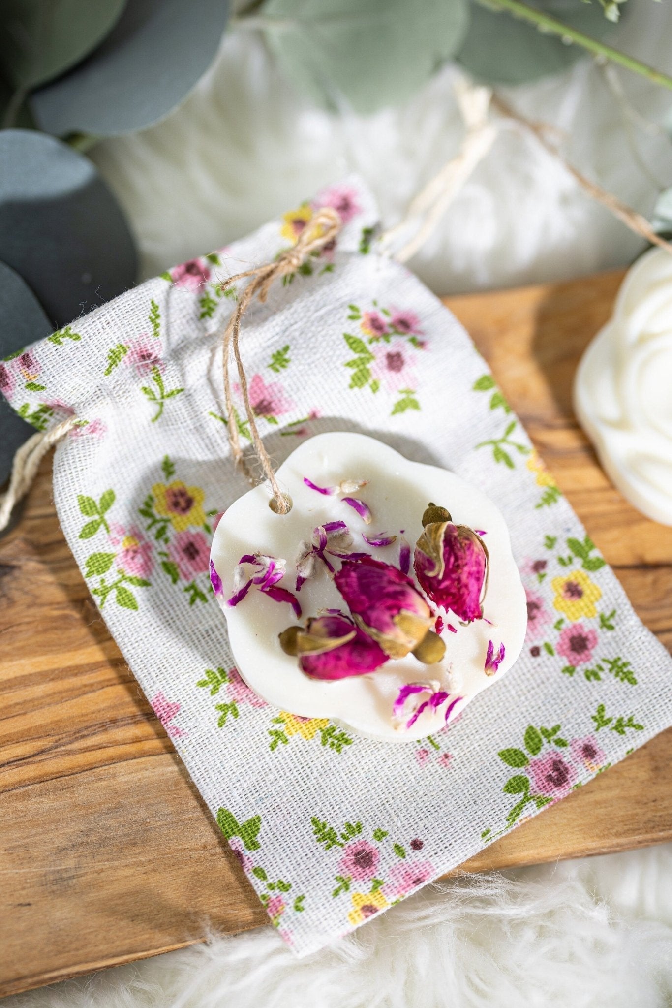 Handcrafted Floral Scented Wax Sachet with Dried Flowers - Perfect Gift for Women & Moms