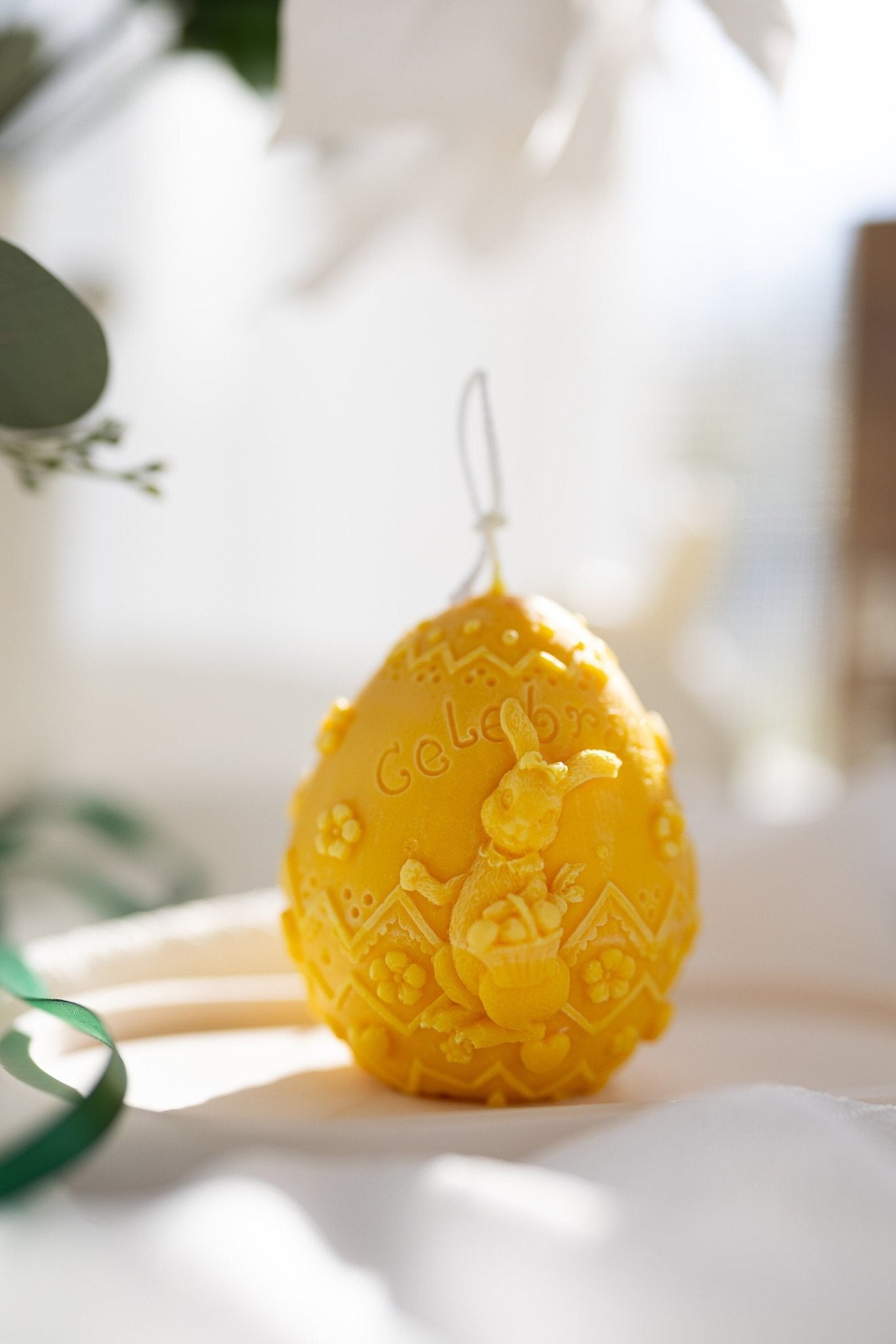 Easter Egg Soy Wax Candle – Decorative Spring Candle – Handmade Holiday Decor