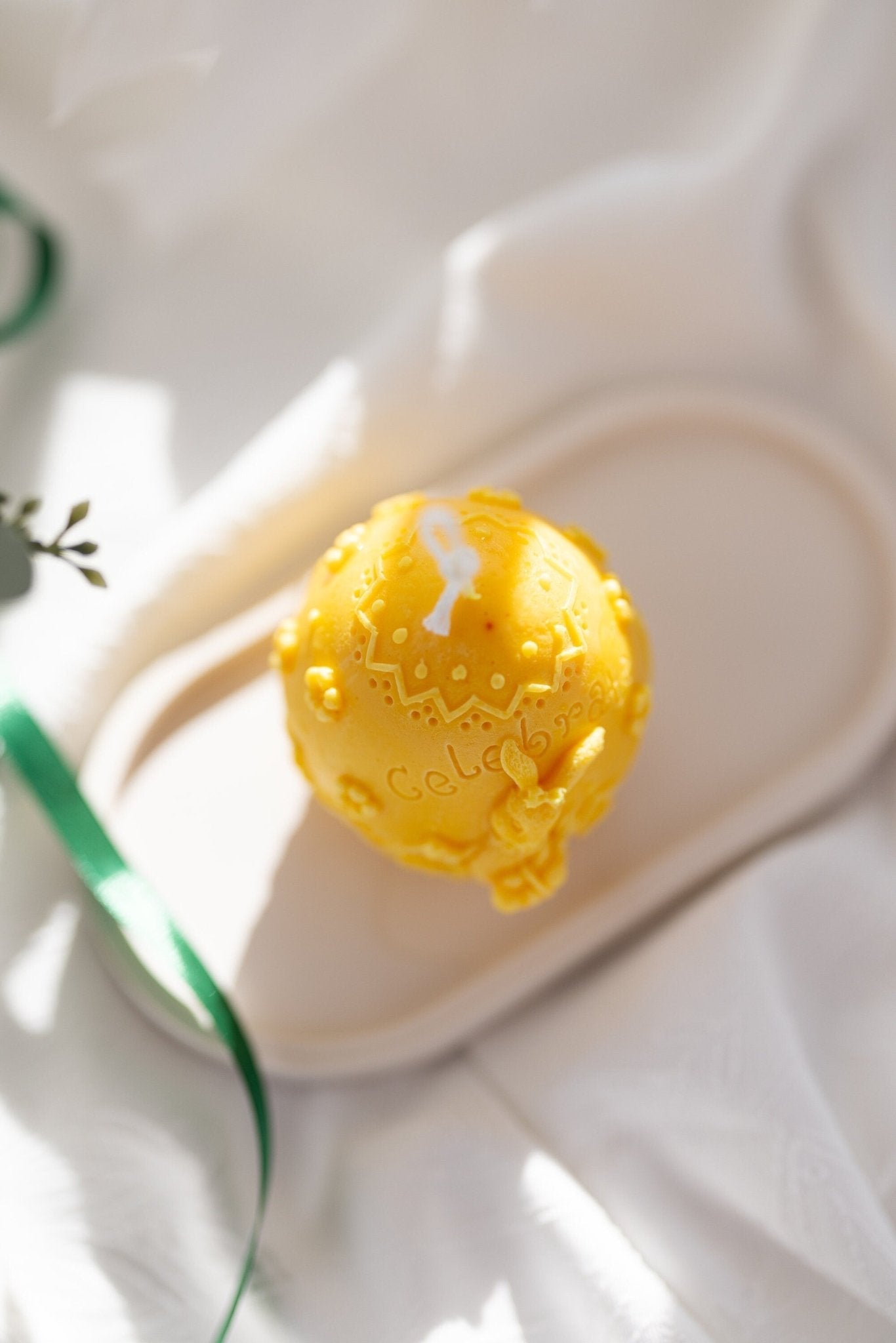 Easter Egg Soy Wax Candle – Decorative Spring Candle – Handmade Holiday Decor