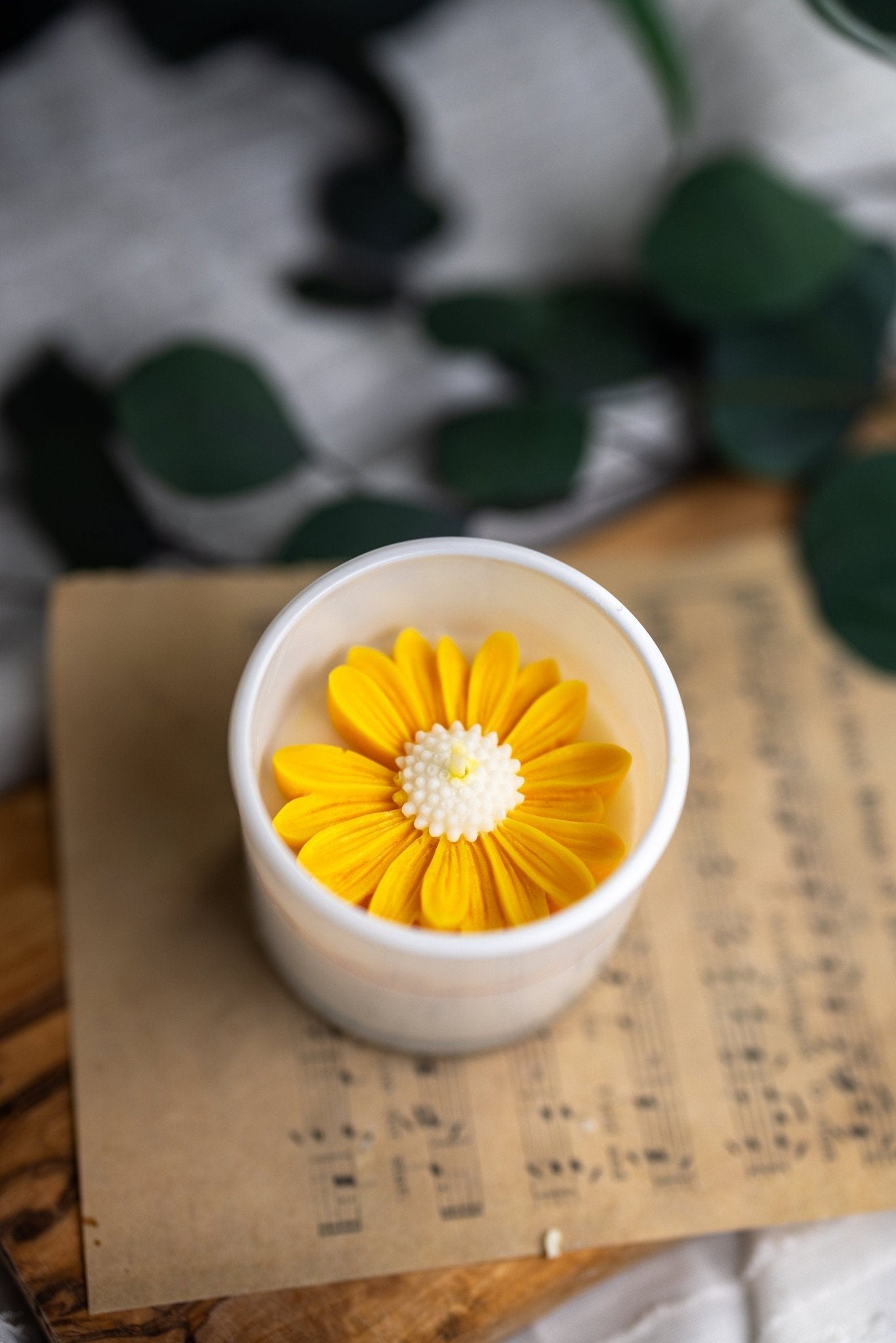 Daisy flower candle, Soy candle, flower candle favor,White Jars Candle