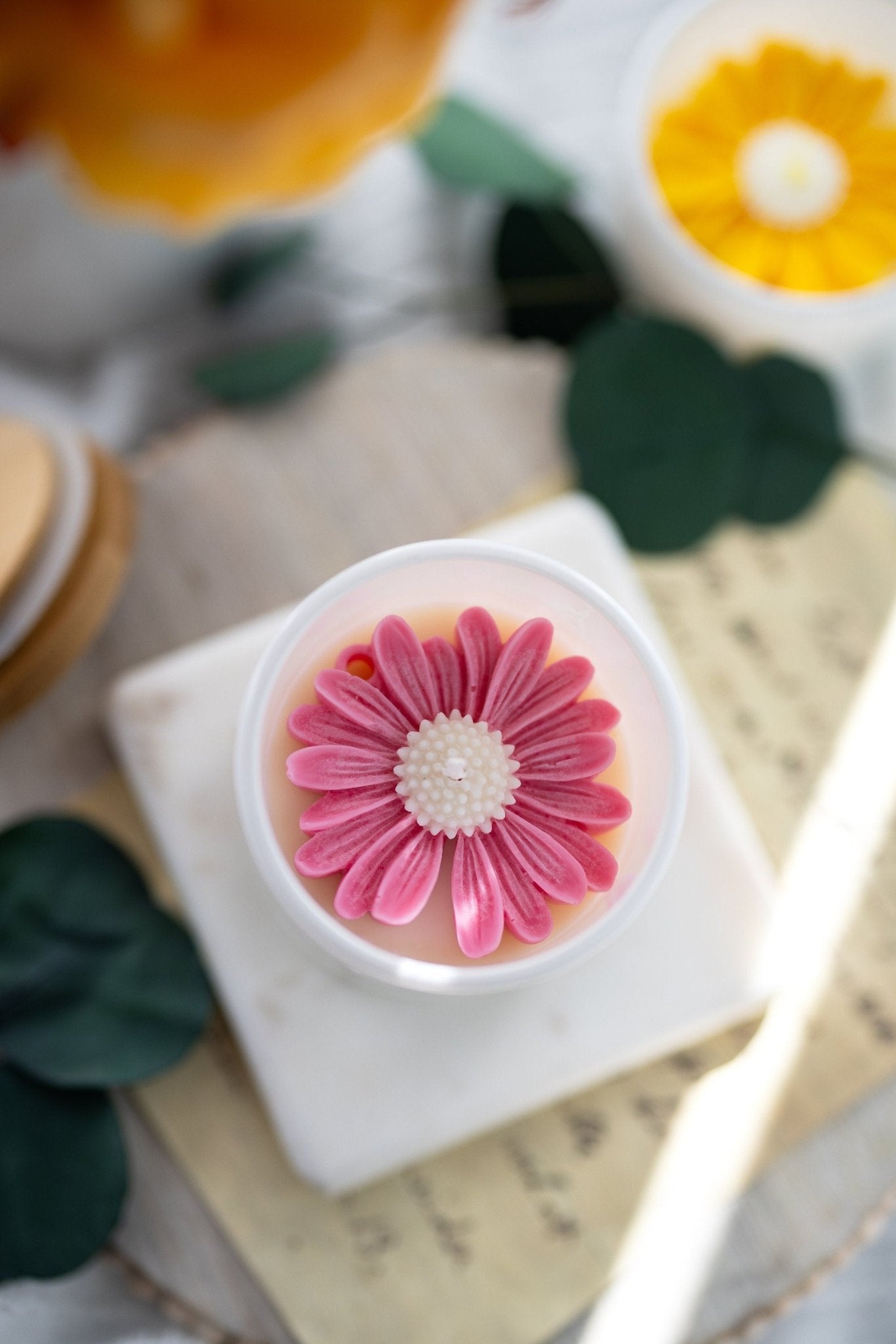 Daisy flower candle, Soy candle, flower candle favor,White Jars Candle