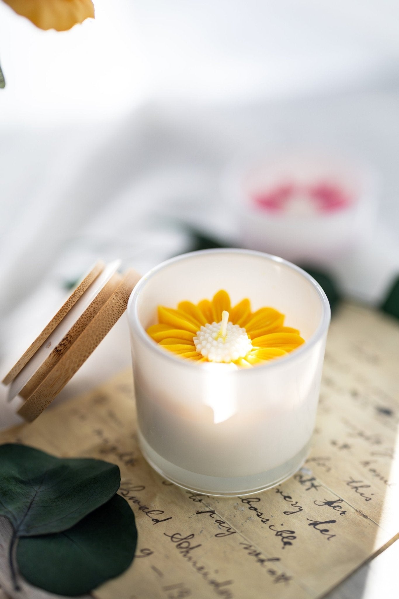Daisy flower candle, Soy candle, flower candle favor,White Jars Candle