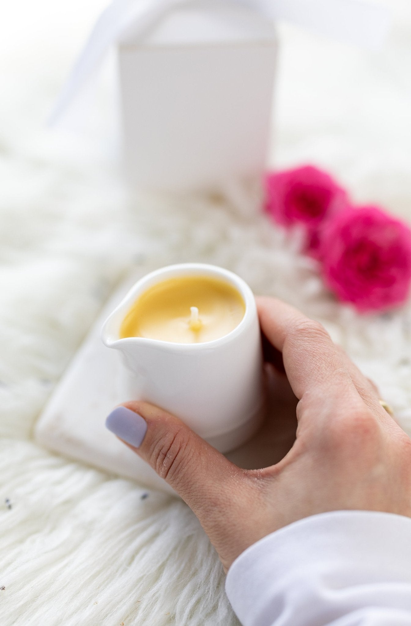 Organic Soy Wax Massage Candle with Essential Oils - Relaxation & Aromatherapy