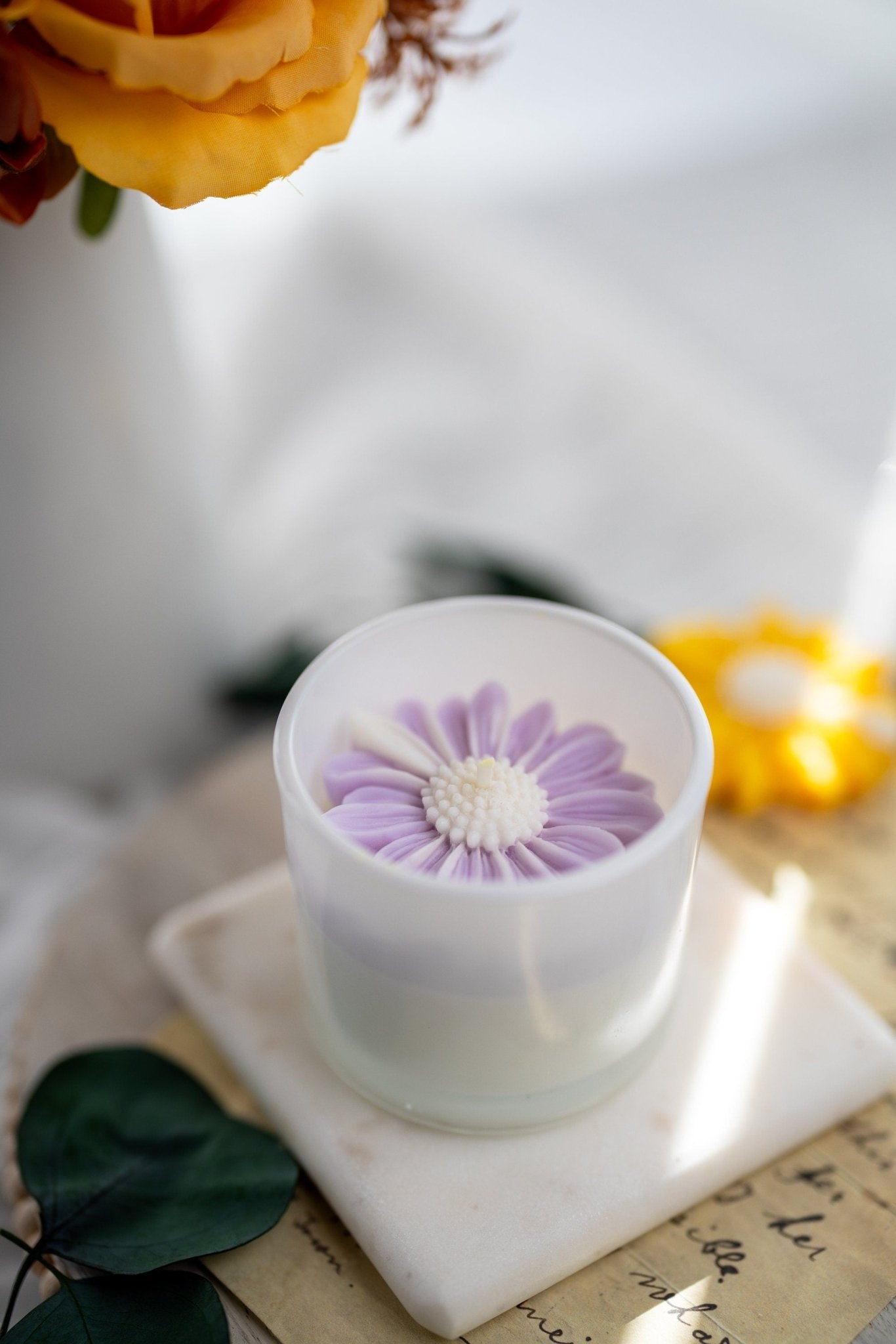 Daisy flower candle, Soy candle, flower candle favor,White Jars Candle
