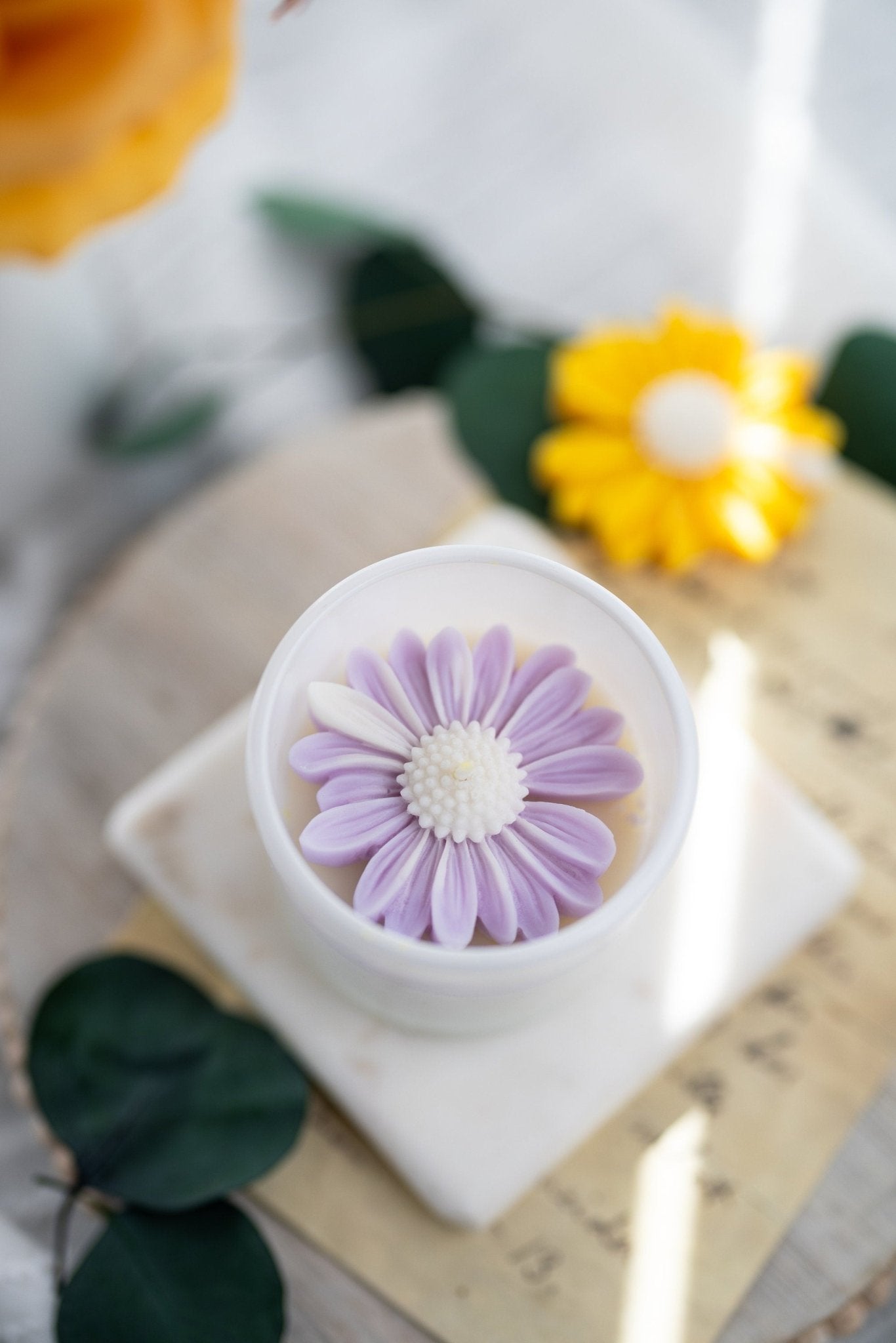 Daisy flower candle, Soy candle, flower candle favor,White Jars Candle