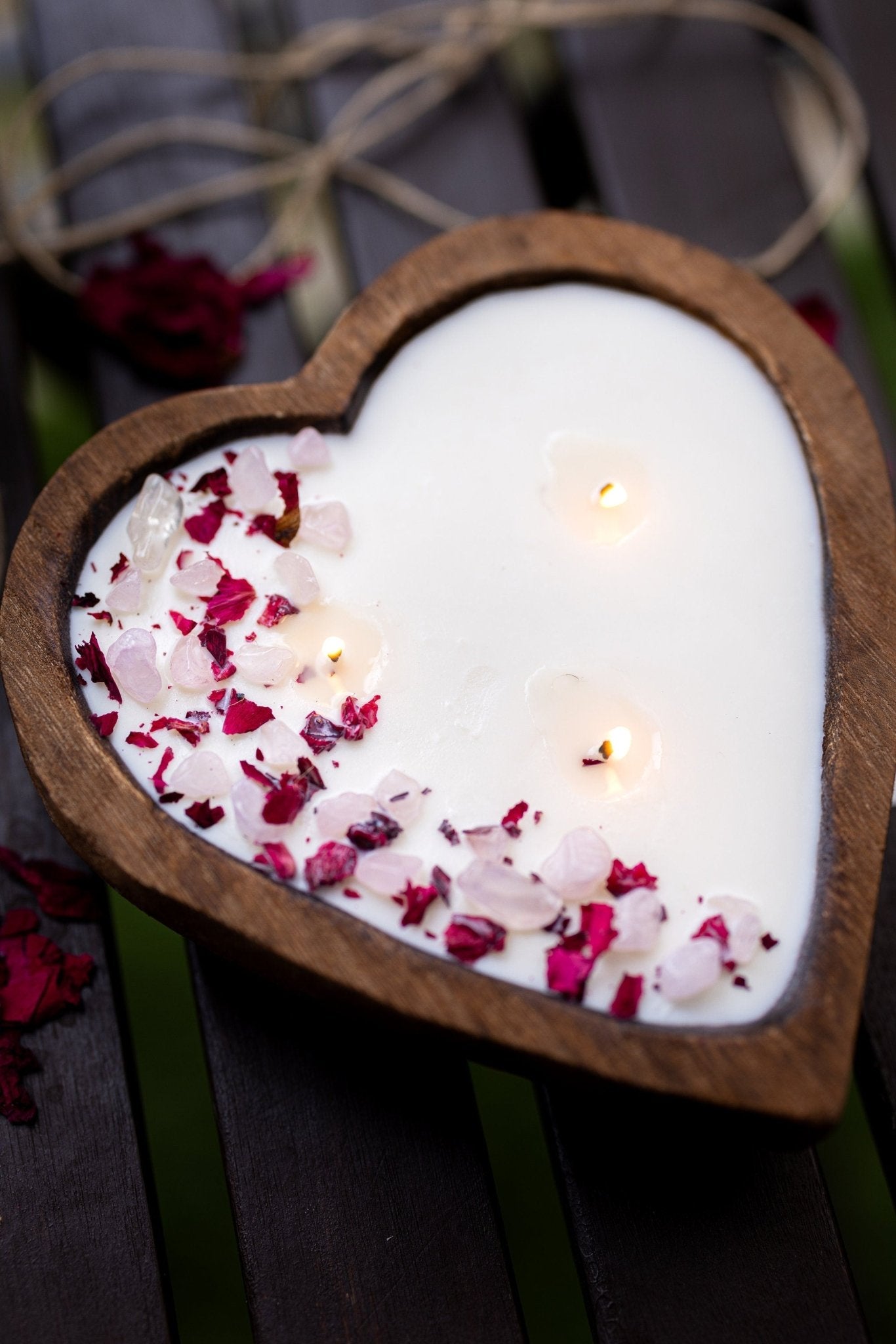 Heart-Shaped Wood Dough Bowl Candle – Crystals & Flowers – 3 Cotton Wick Soy Candle