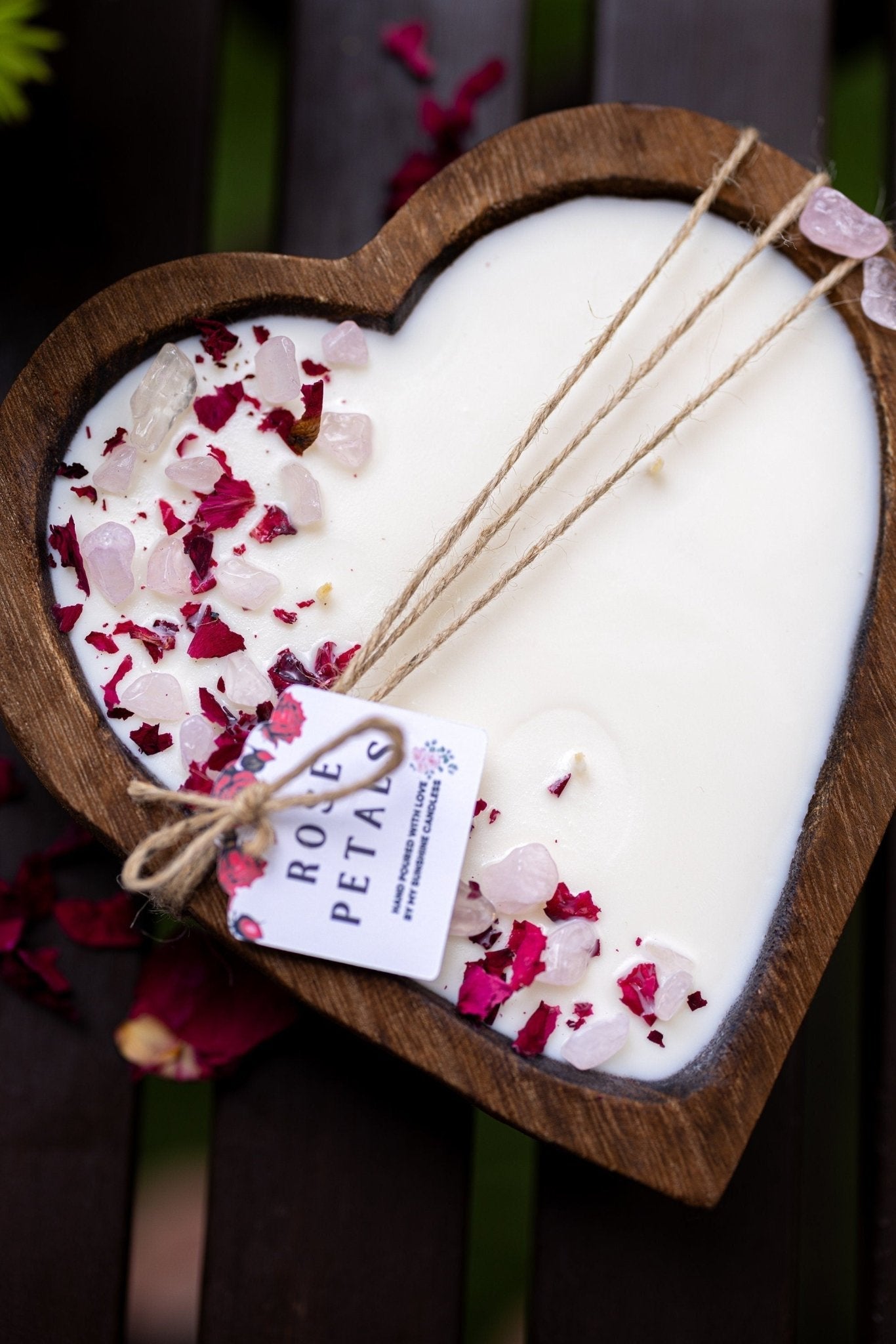 Heart-Shaped Wood Dough Bowl Candle – Crystals & Flowers – 3 Cotton Wick Soy Candle