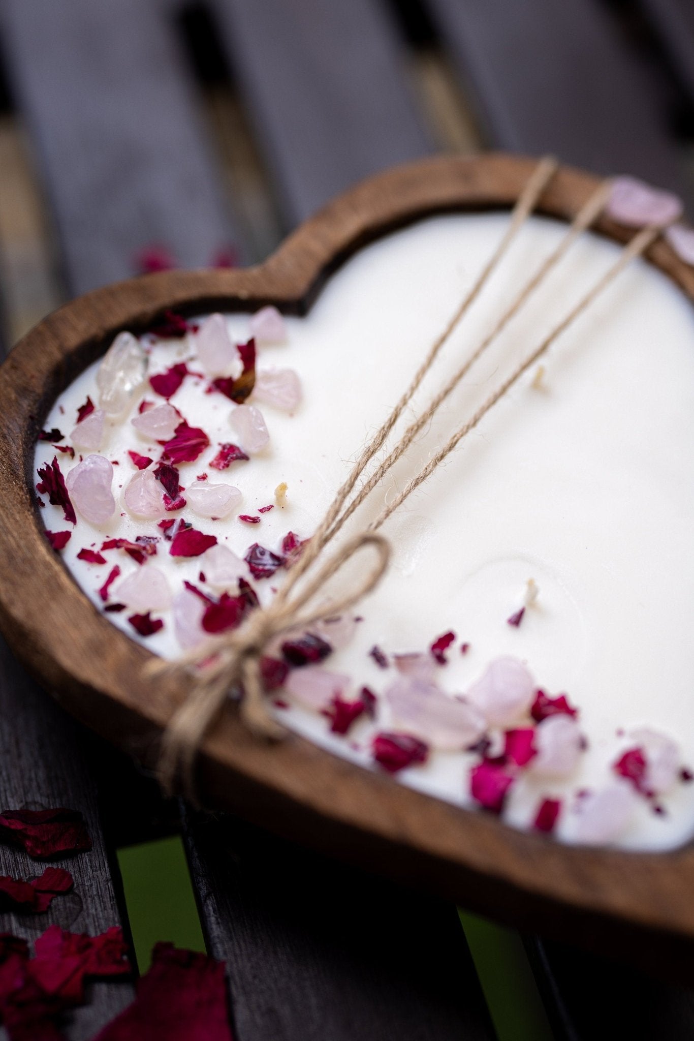 Heart-Shaped Wood Dough Bowl Candle – Crystals & Flowers – 3 Cotton Wick Soy Candle