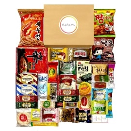 Dagaon Finest Korean Snack Box 34 Count - Variety Snacks Including Koreanas Favorite Chips, Biscuits, Cookies, Pies, Candies Perfect Appetizing Korean Snacks For Any Occasions, Gifts And Everyone