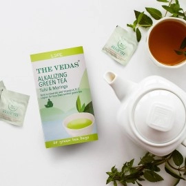 THE VEDAS Green Tea with Moringa and Tulsi | 100 Tea Bags | Moringa tea | Tulsi Tea | Herbal Tea | Rich in Vitamin C & Minerals | Helps in Weight management | Pack of 4 | Alkalizing Green tea